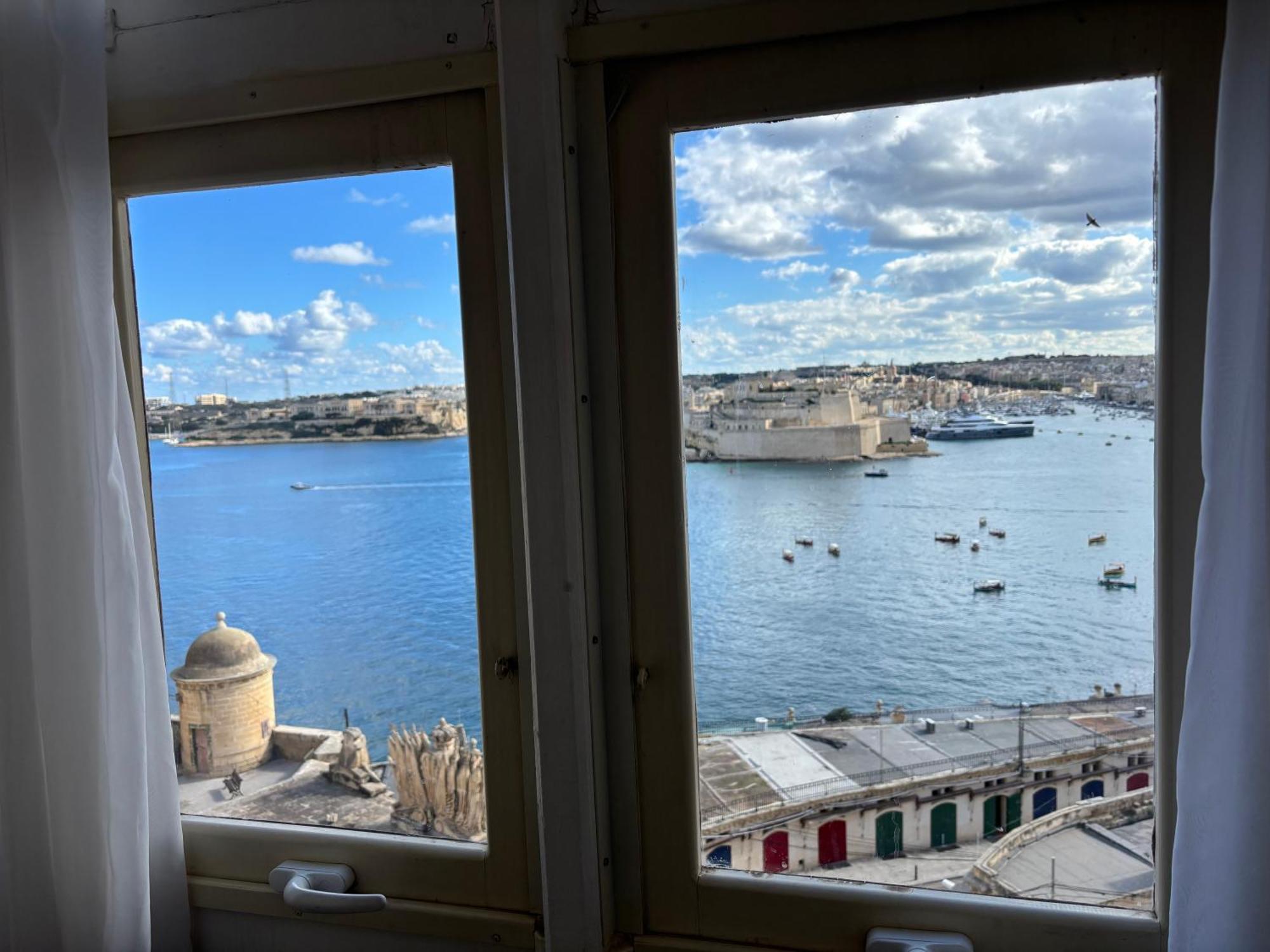 Double or Twin Room Sea View