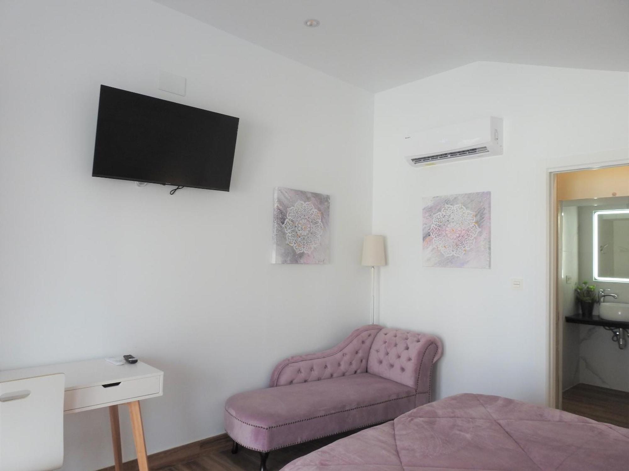 Large Double Room