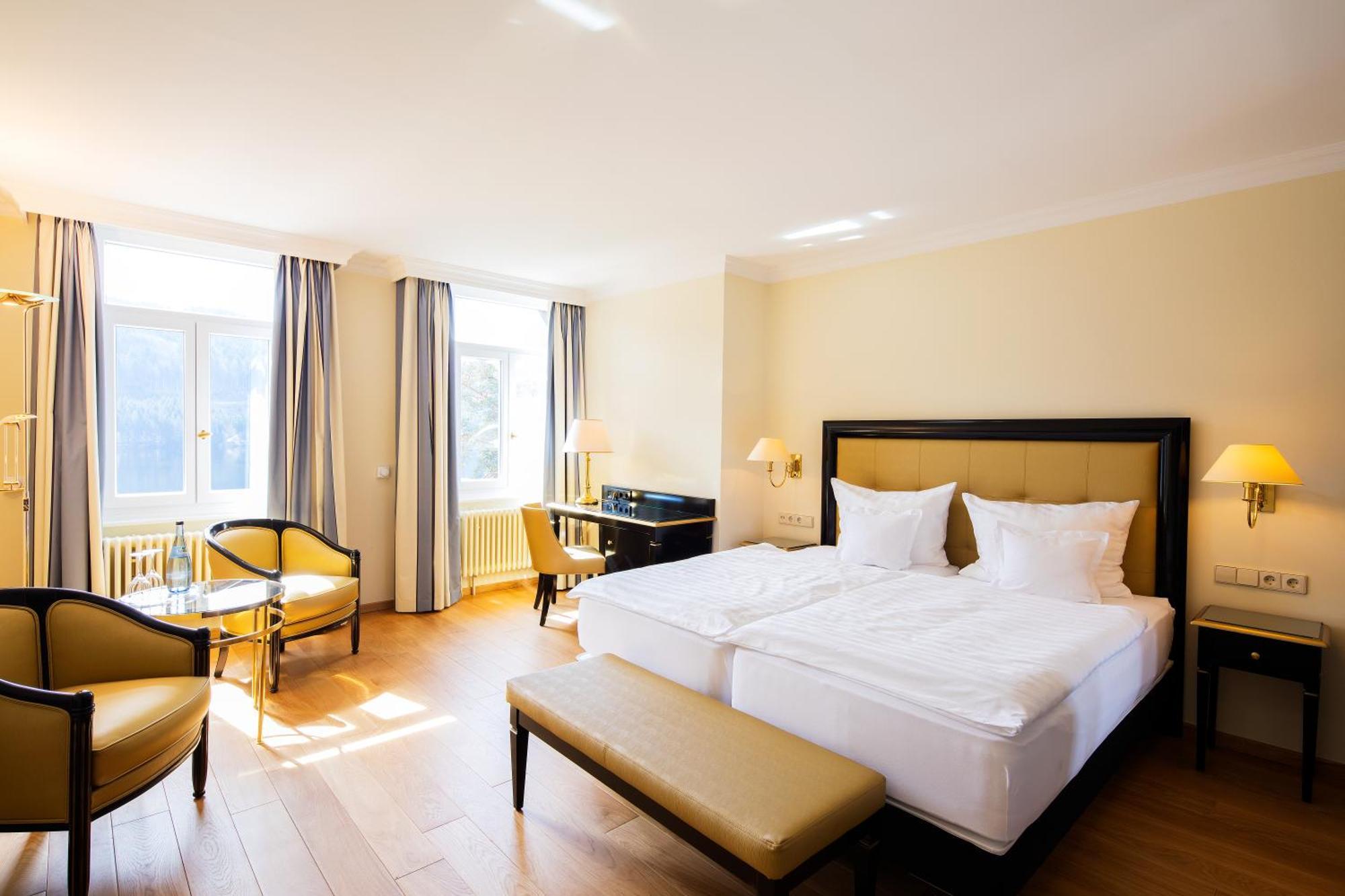 Classic Double Room Lake View Balcony