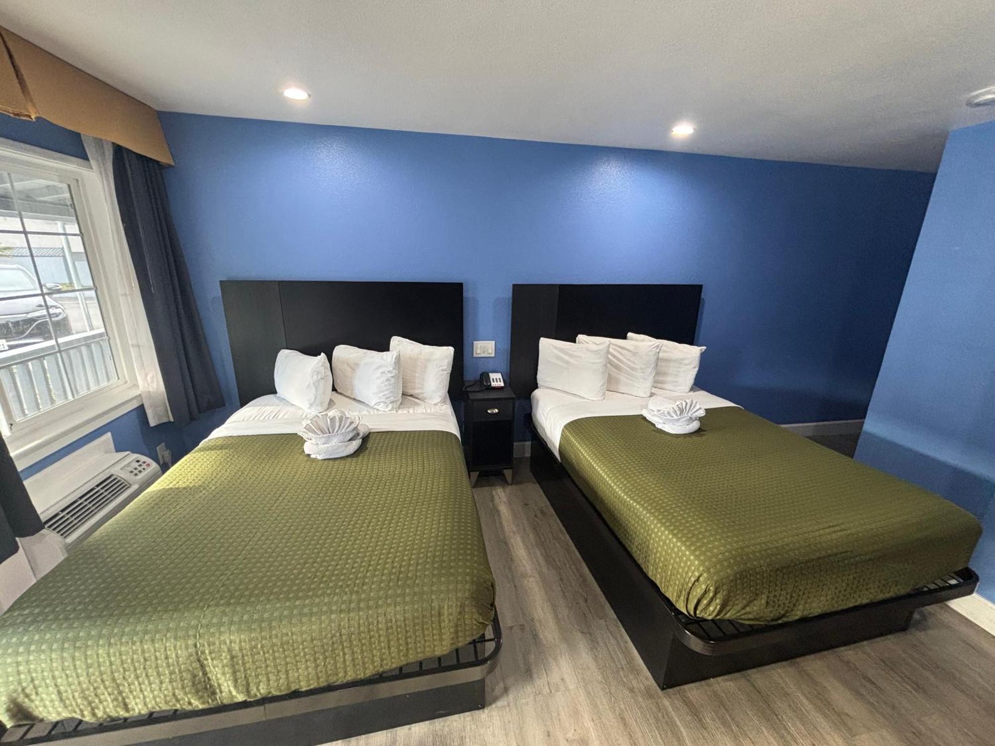 Room Two Double Beds