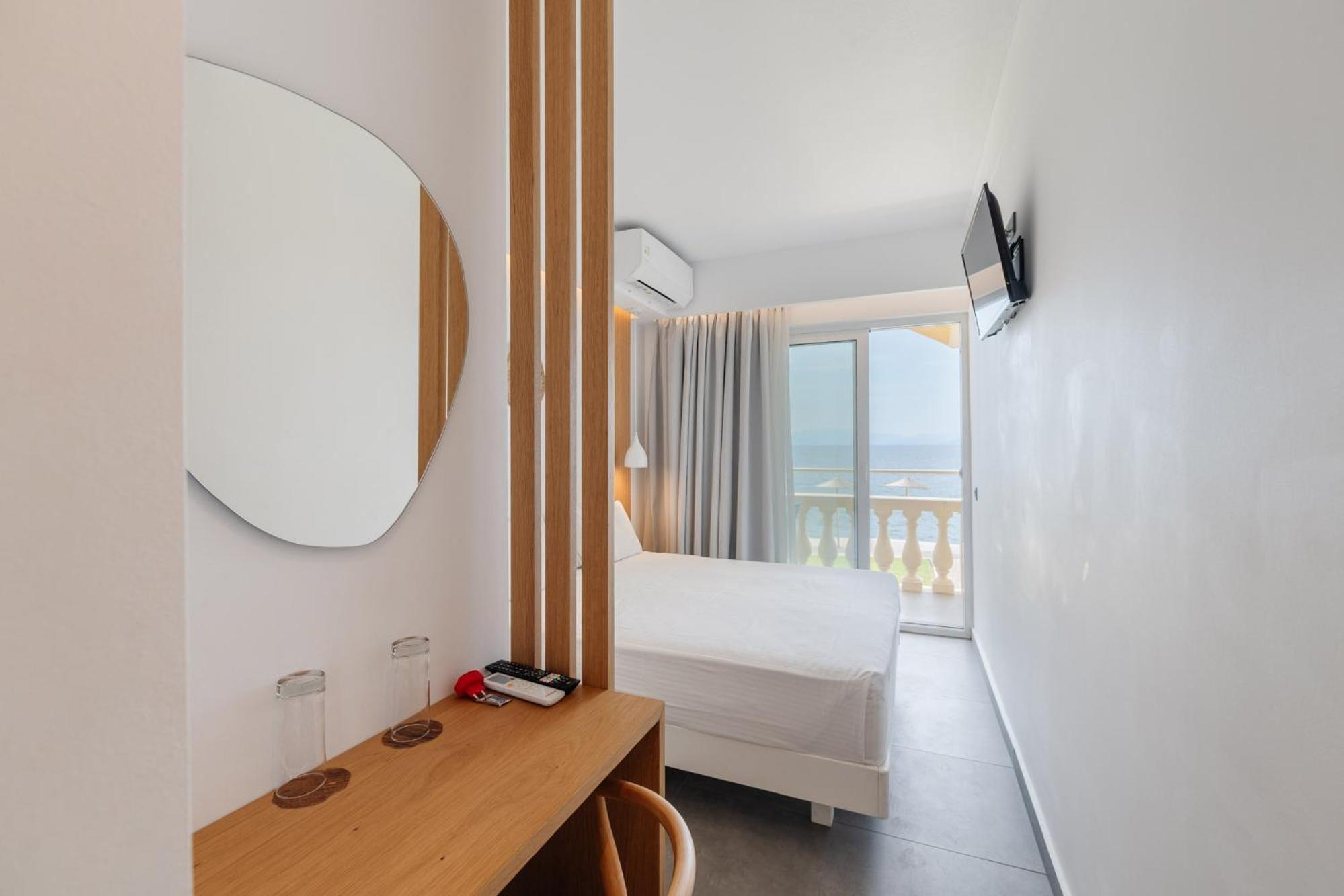 Deluxe Double Room with Balcony and Pontikonisi island view