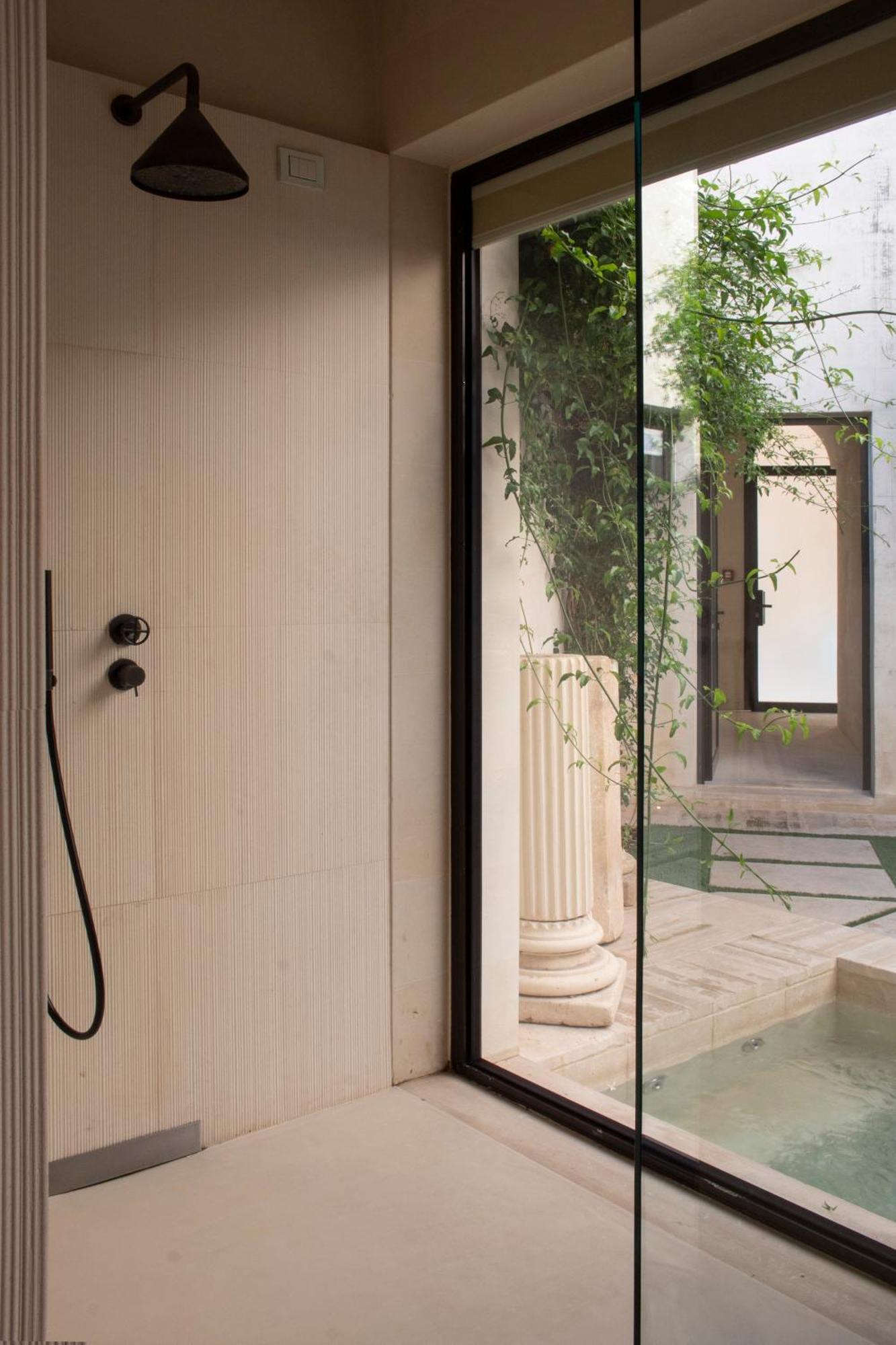 Pool Suite à Coté Annex Building