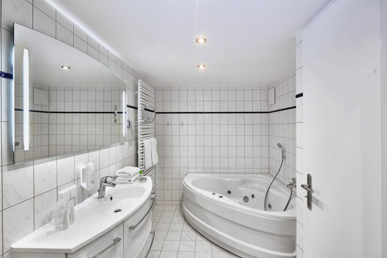 Two-Bedroom Apartment Sauna