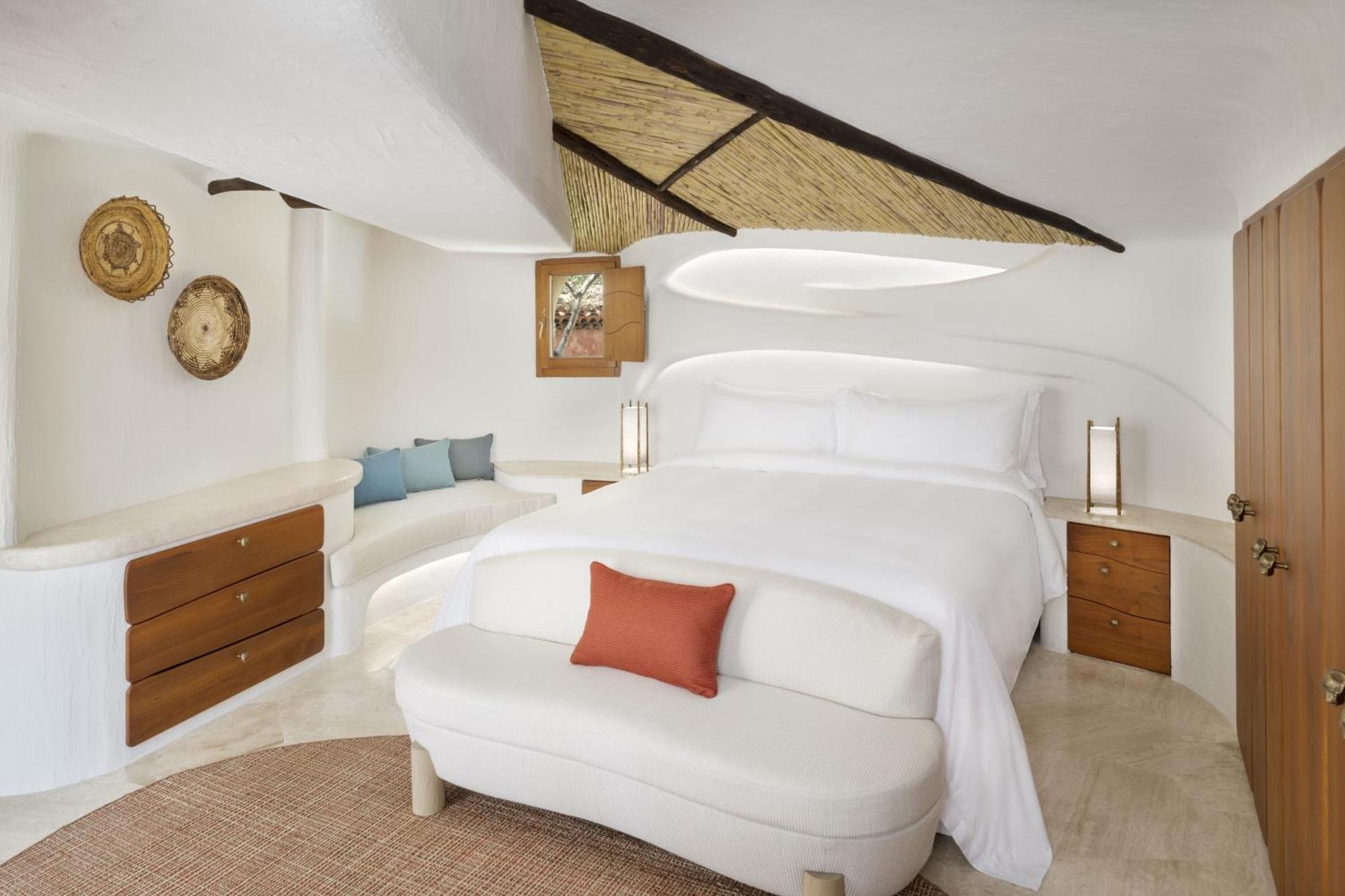 Deluxe King Suite Terrace Inner View