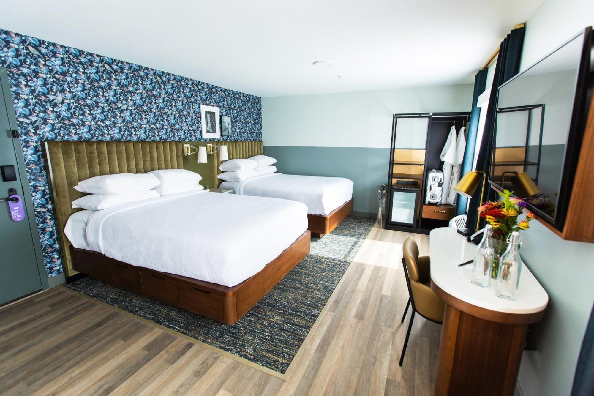 Darwin Queen Suite