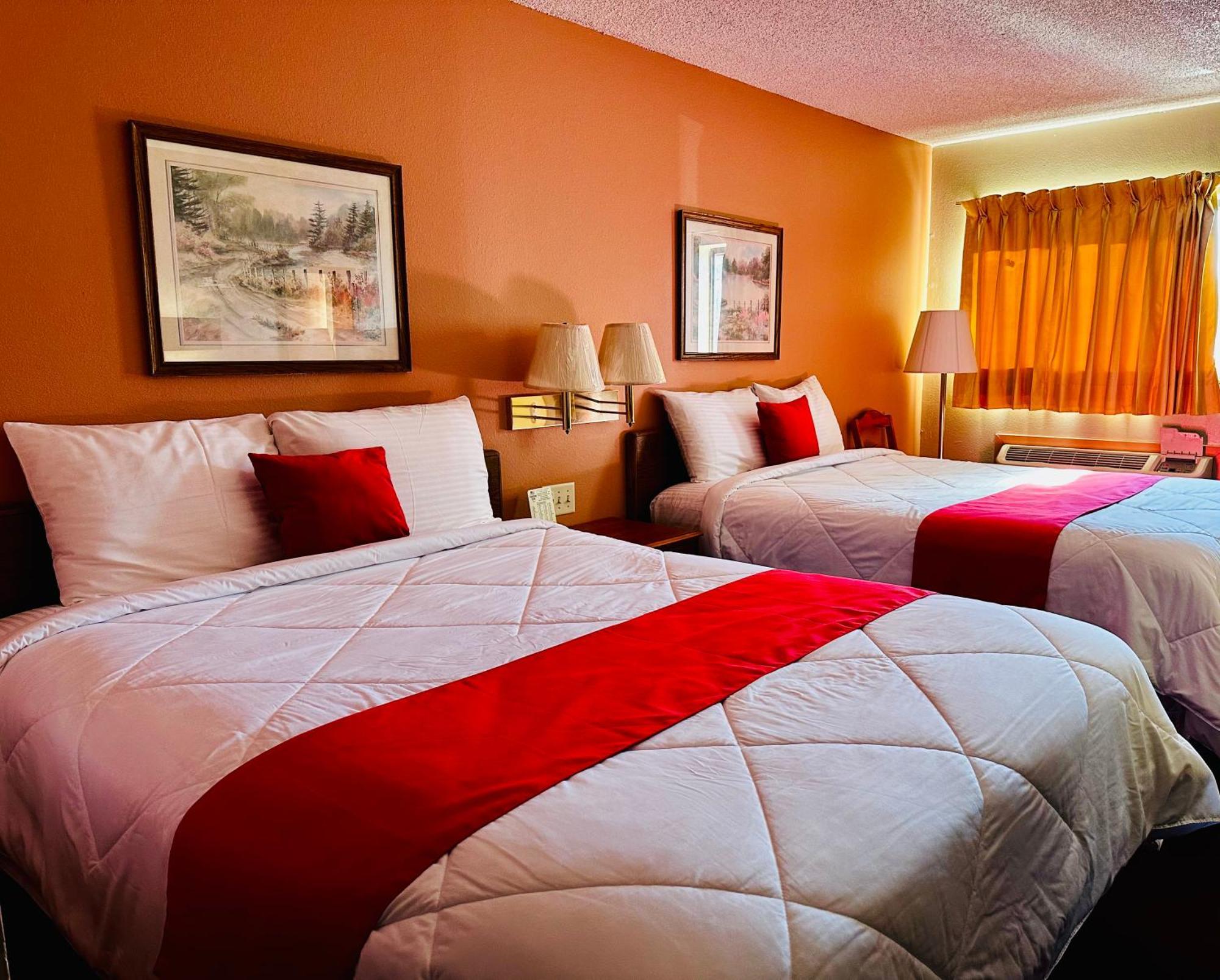 Queen Room Two Queen Beds Non-Smoking