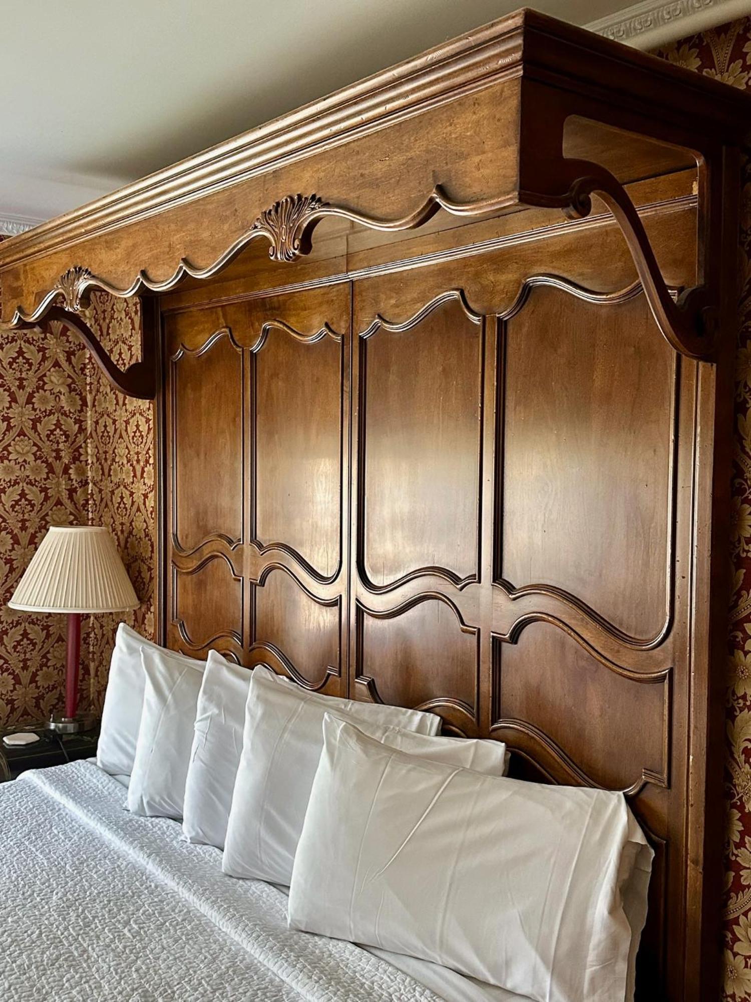 King Room Scarlet Maple