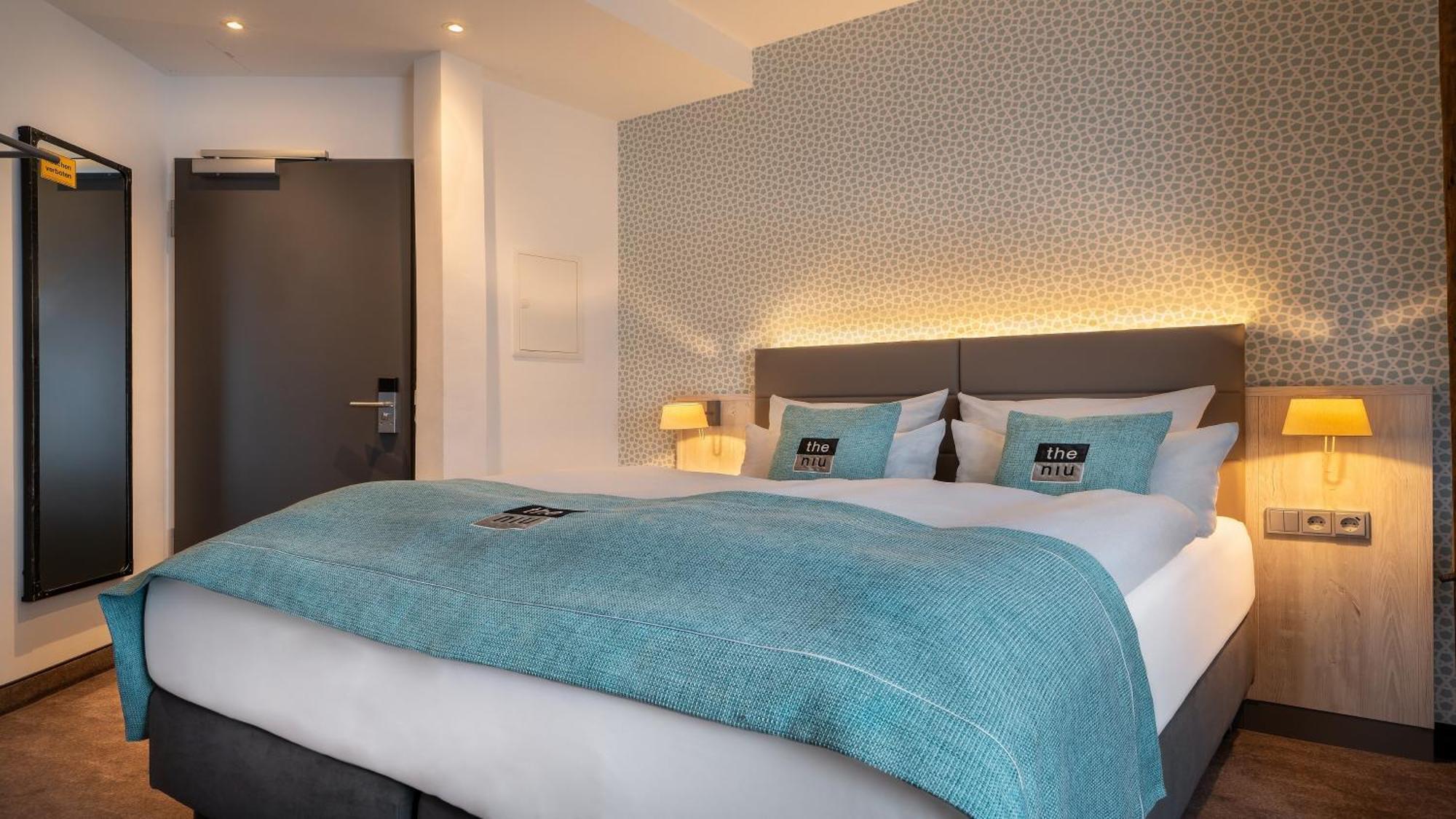 Standard Queen Room Annex