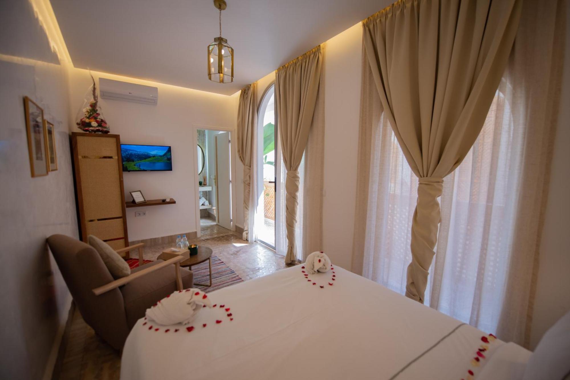 Double Room Private Bathroom