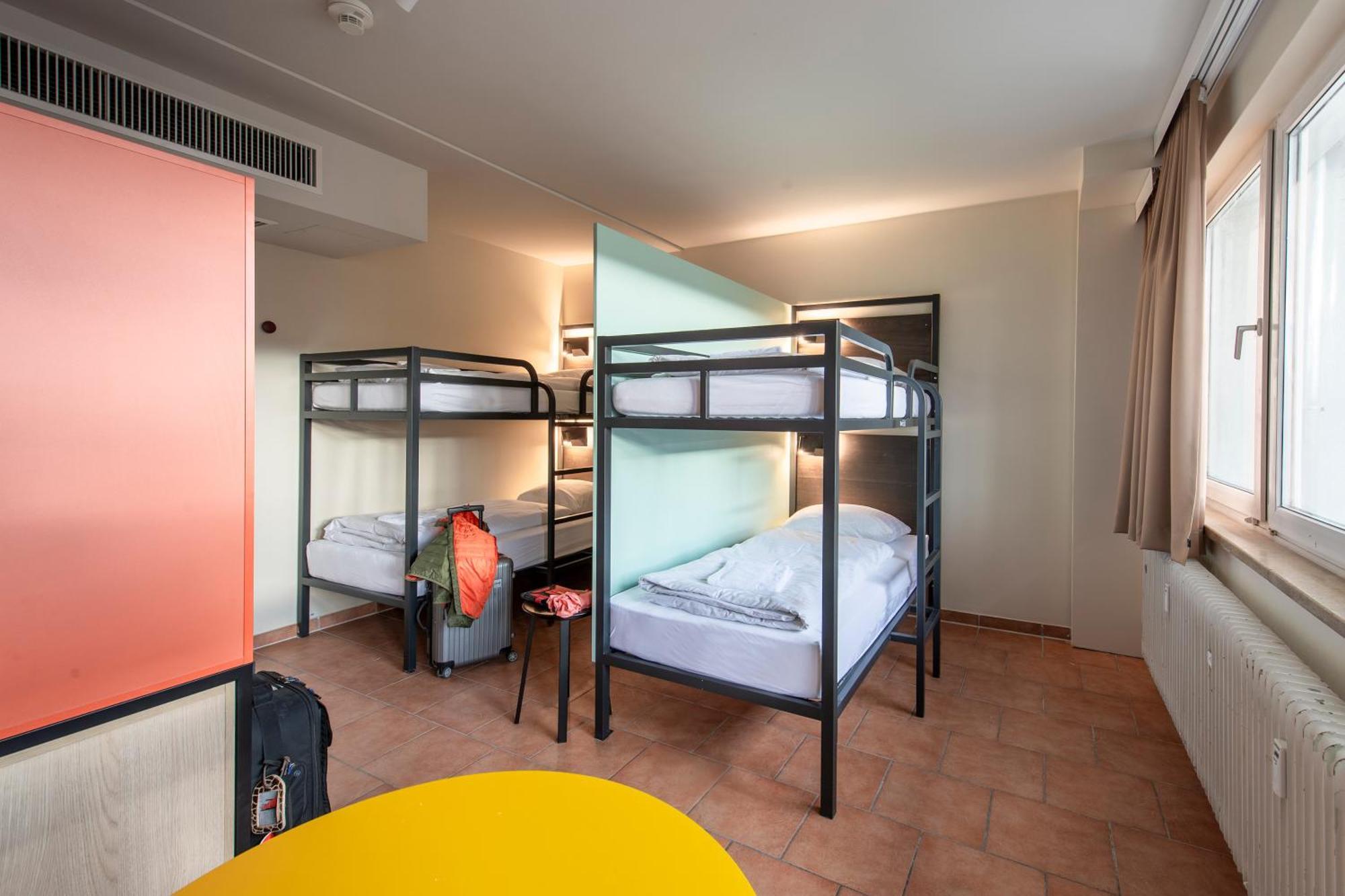 Bed 10-Bed Mixed Dormitory Room