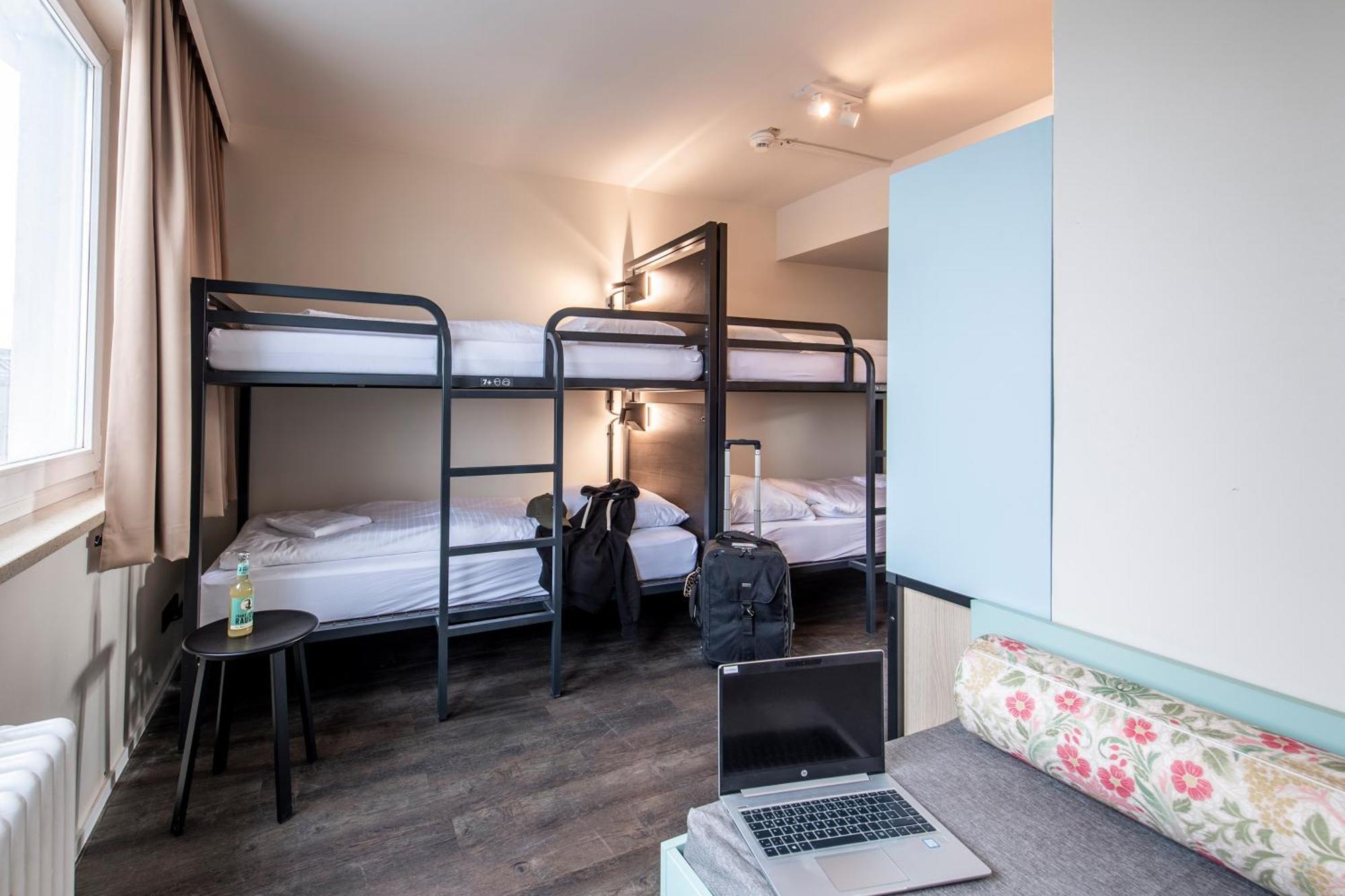 Bed 10-Bed Mixed Dormitory Room