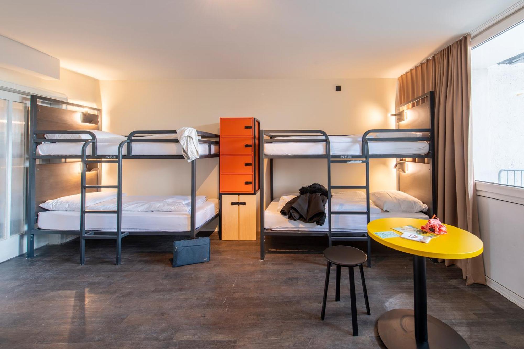 Bed 10-Bed Mixed Dormitory Room