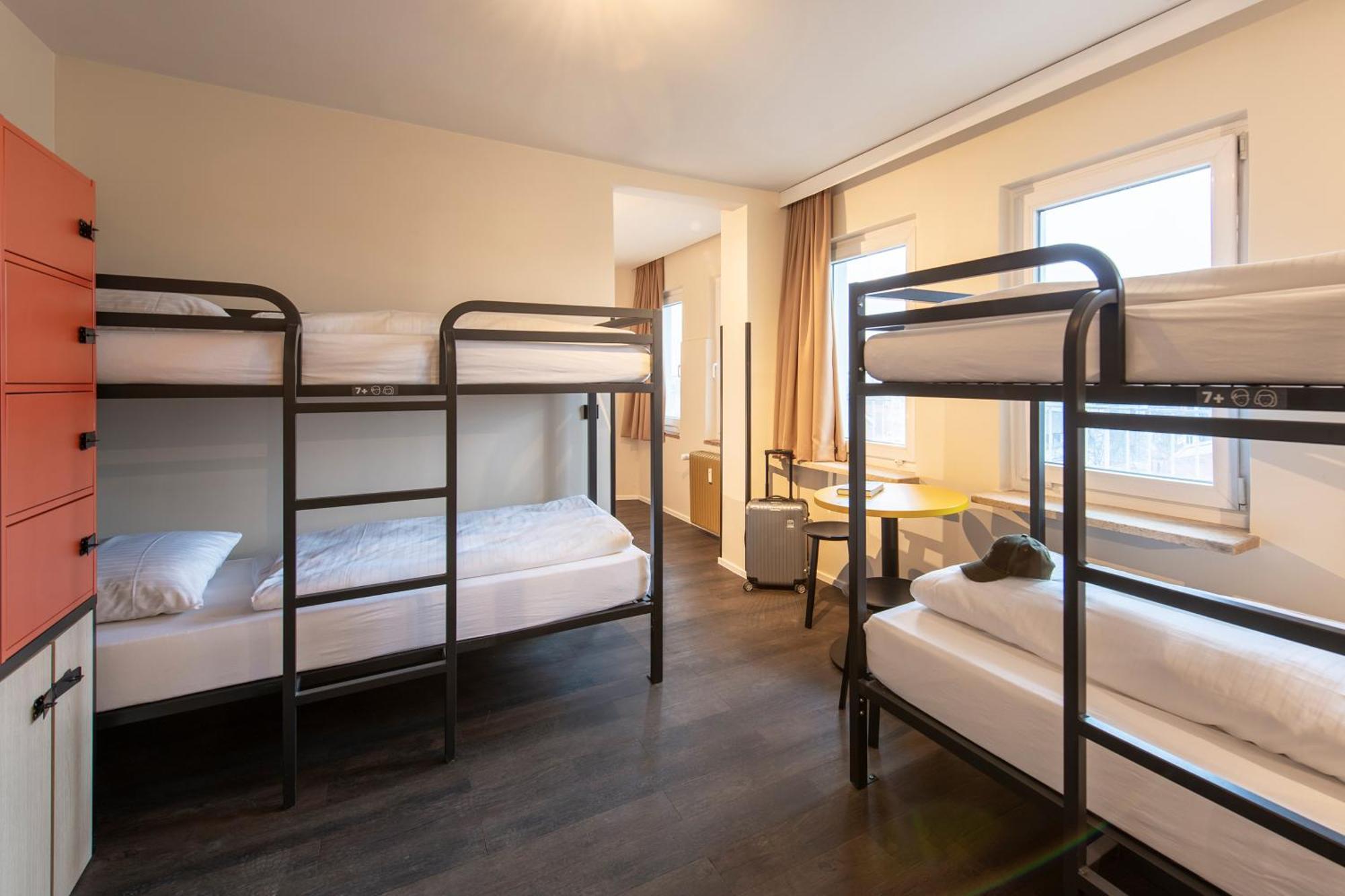 Bed 6-Bed Mixed Dormitory Room