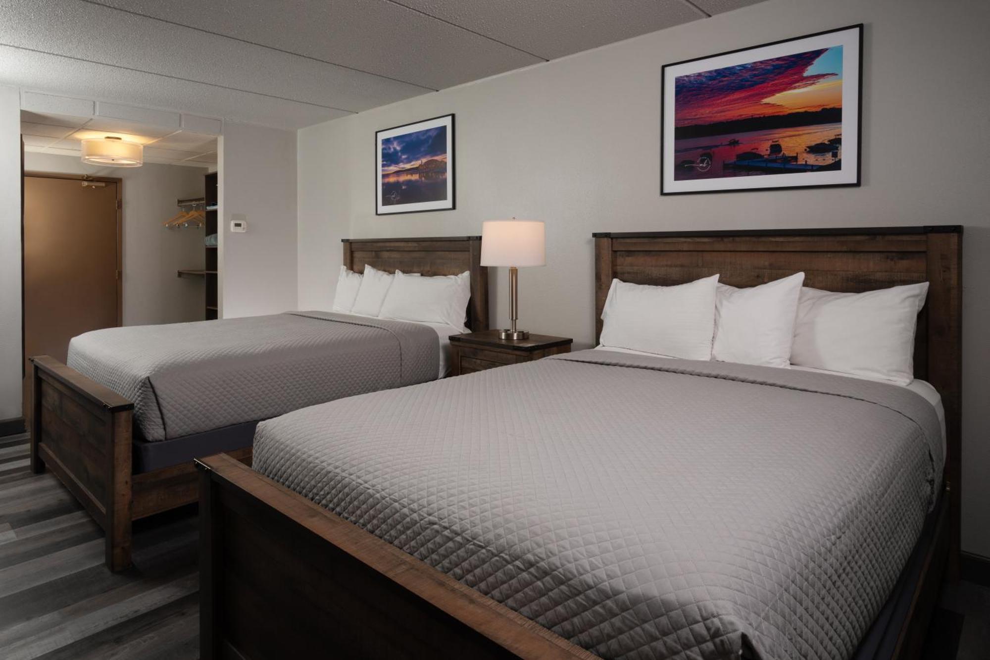 2 Queen Beds Standard