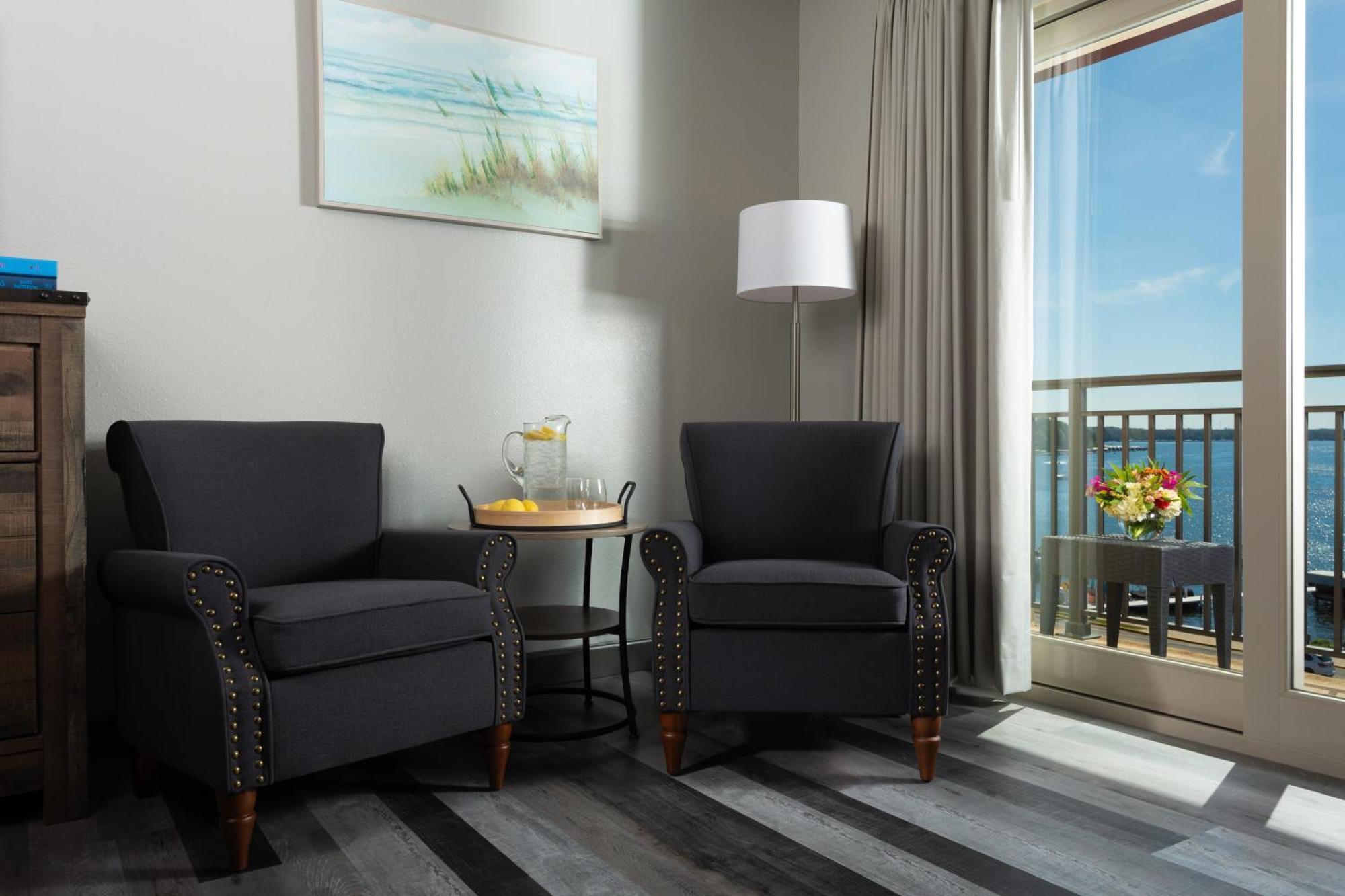 1 King Bed Lakeview Balcony pullout sofa