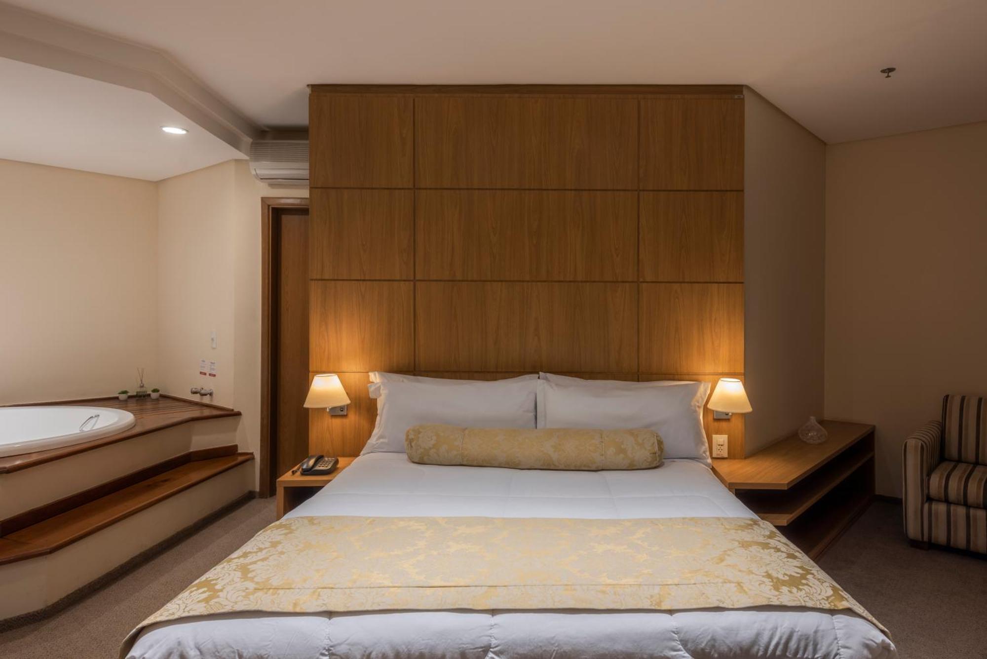 King Suite Spa Bath