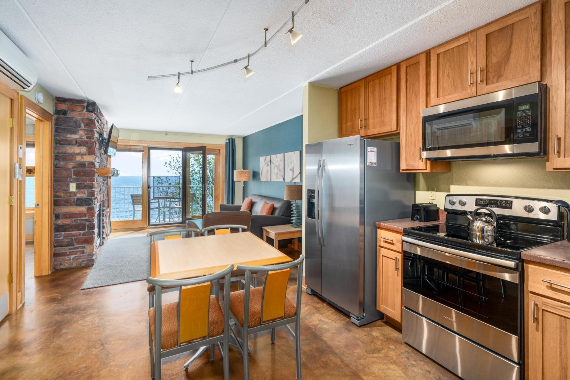 One-Bedroom Lakeside Suite