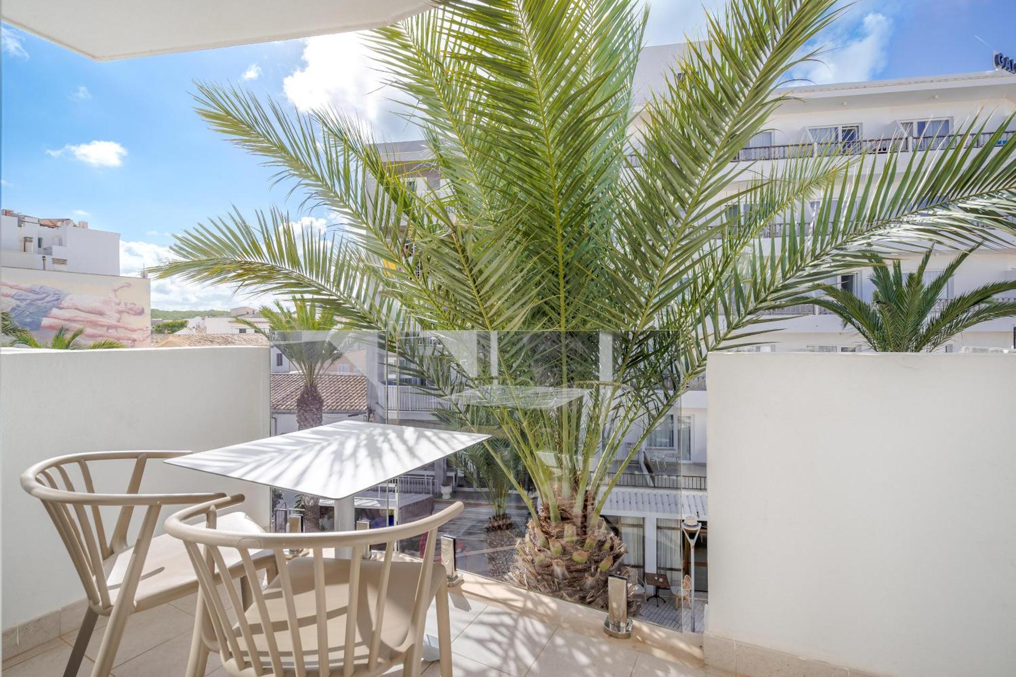 Apartment mit Straßenblick