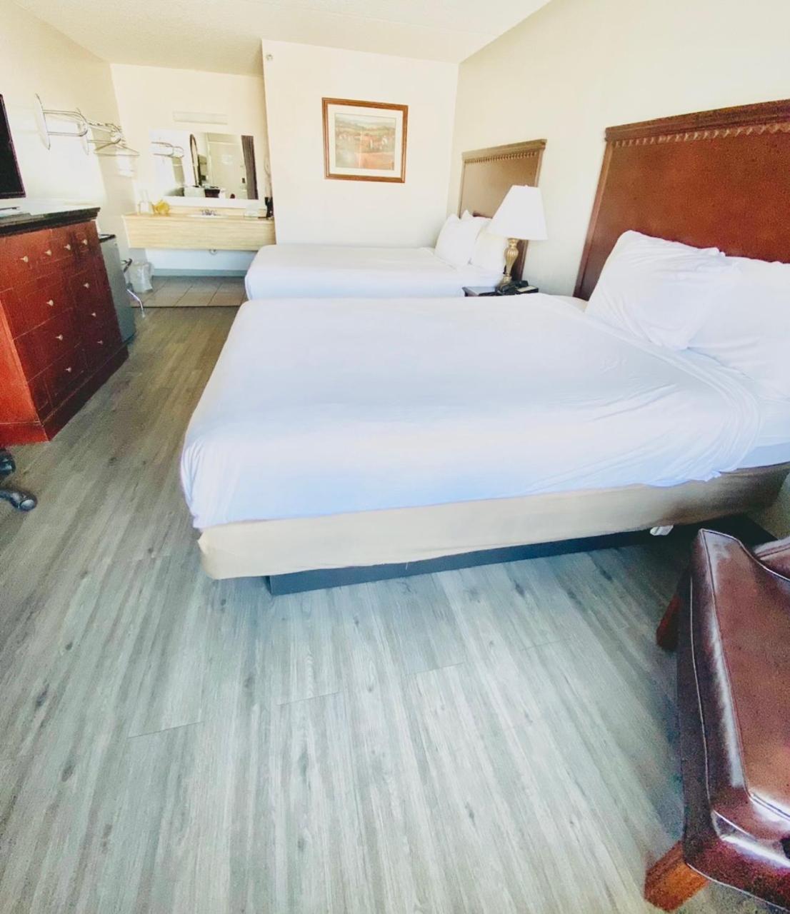 Queen Room Two Queen Beds Non-Smoking