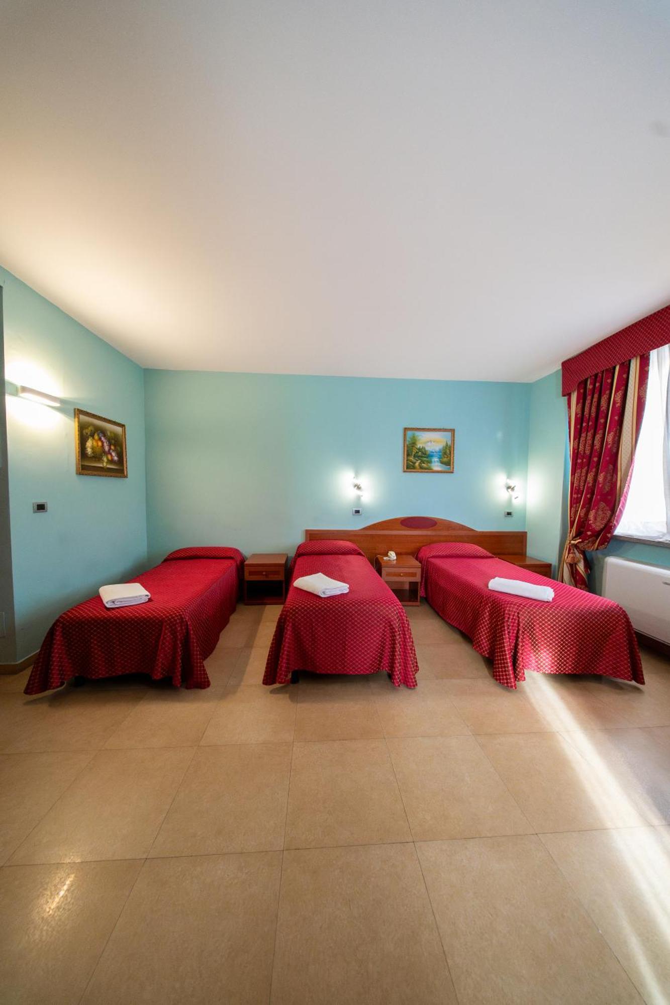 Triple Room