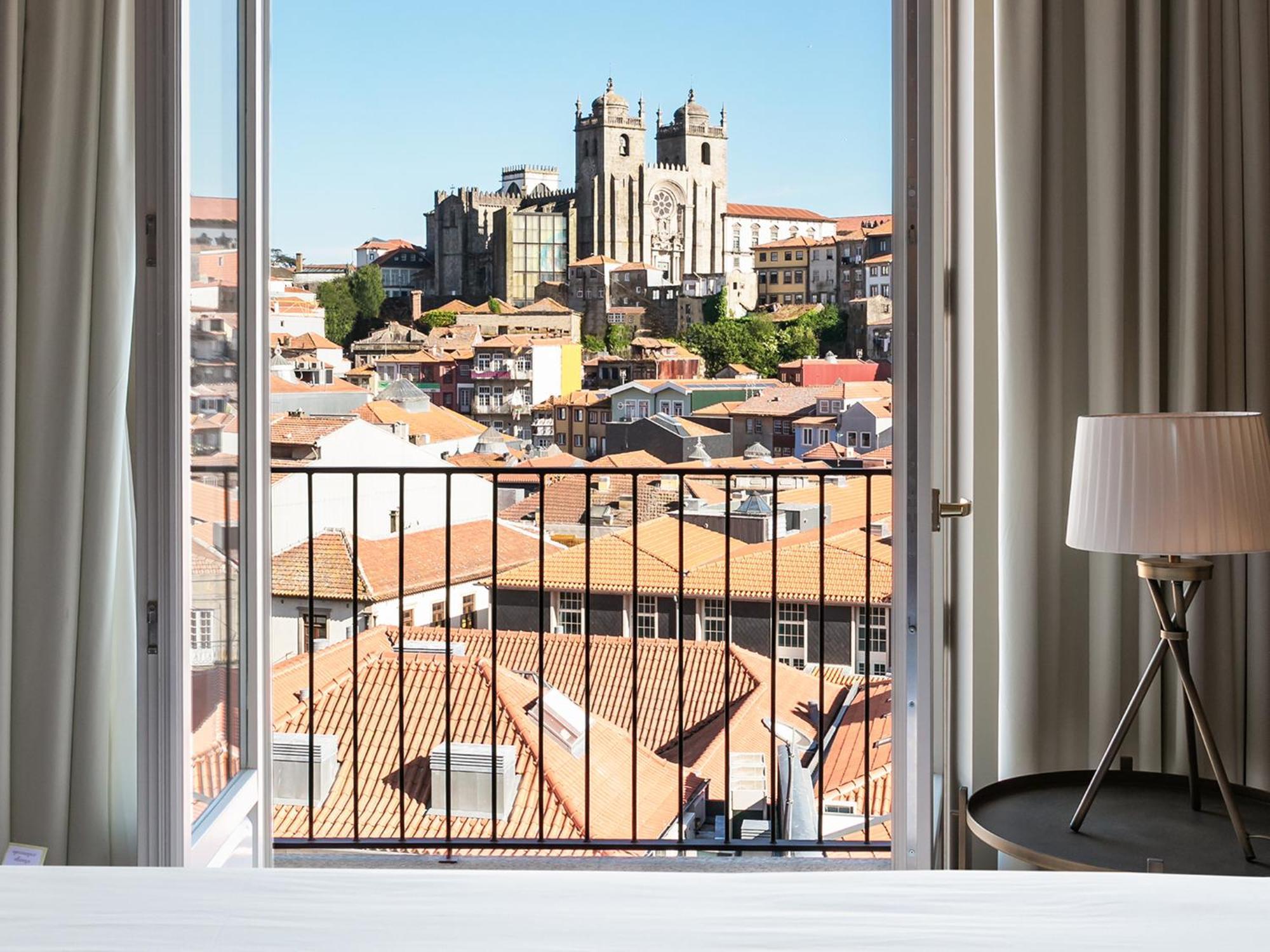 Premium King Room Balcony Cathedral View