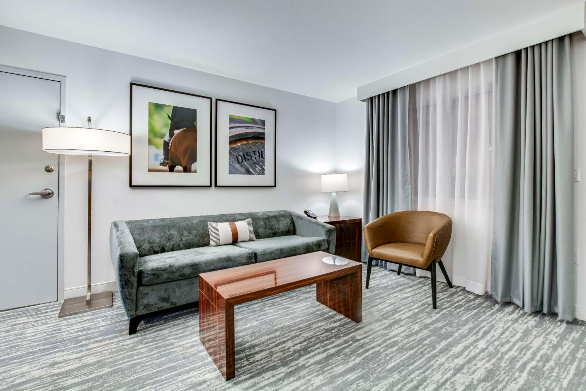 Two-Room Queen Suite Two Queen Beds