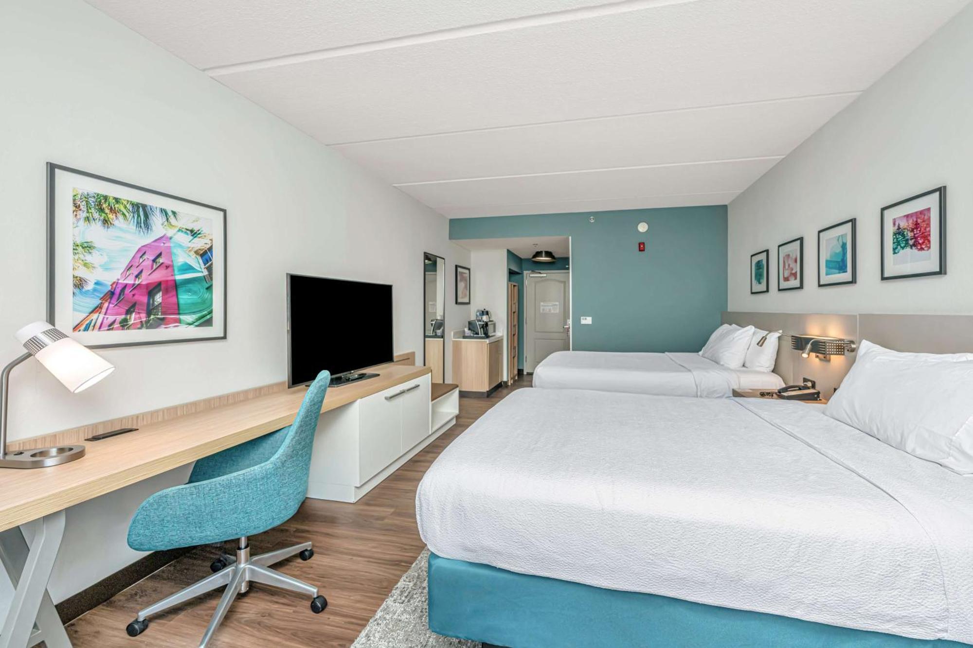 Queen Room with Two Queen Beds,1628658528:JPEG