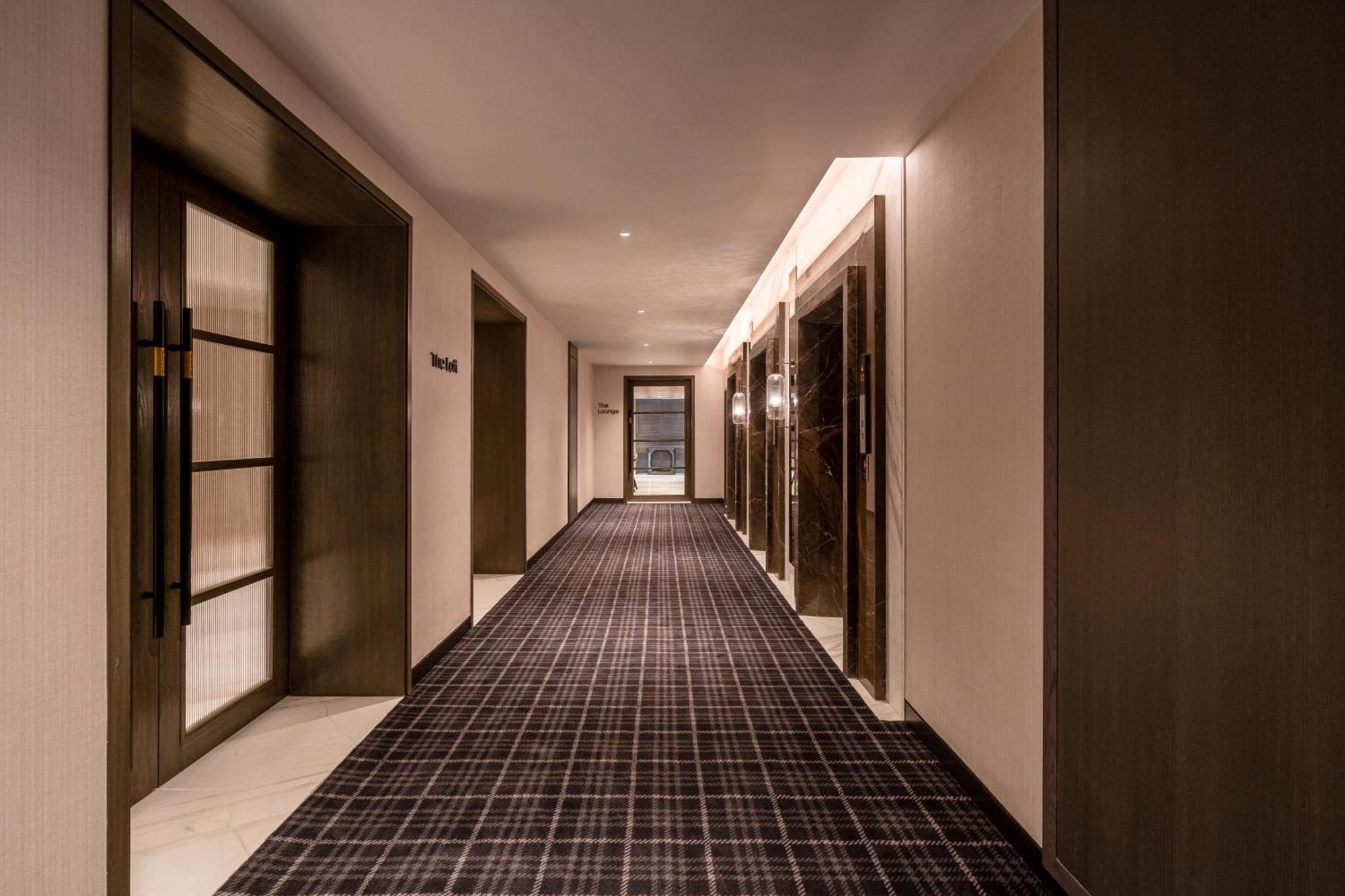 Club Room Complementary Lounge Access High Tea & Happy Hours 4 pieces Laundry per