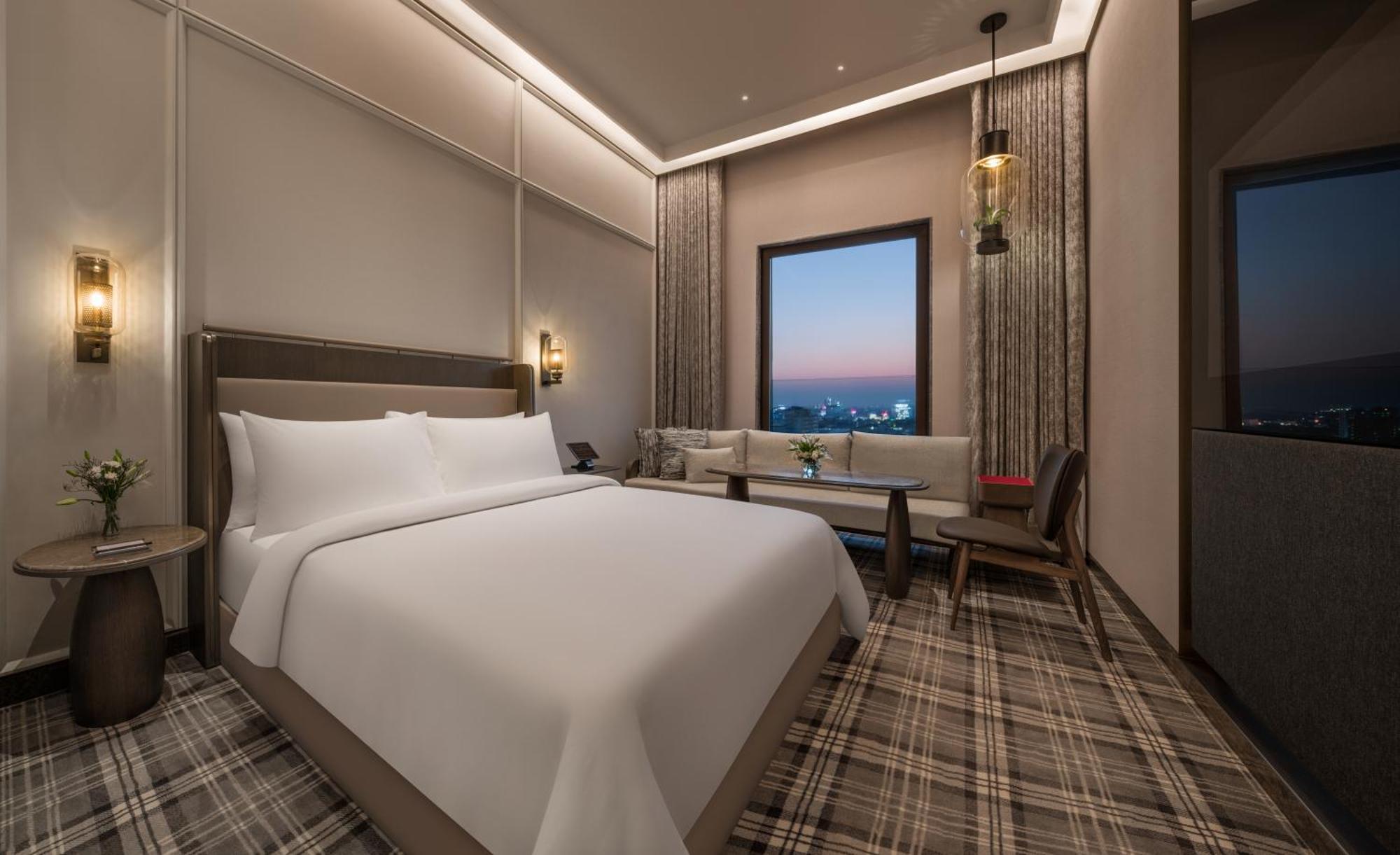 Club Room Complementary Lounge Access High Tea & Happy Hours 4 pieces Laundry per