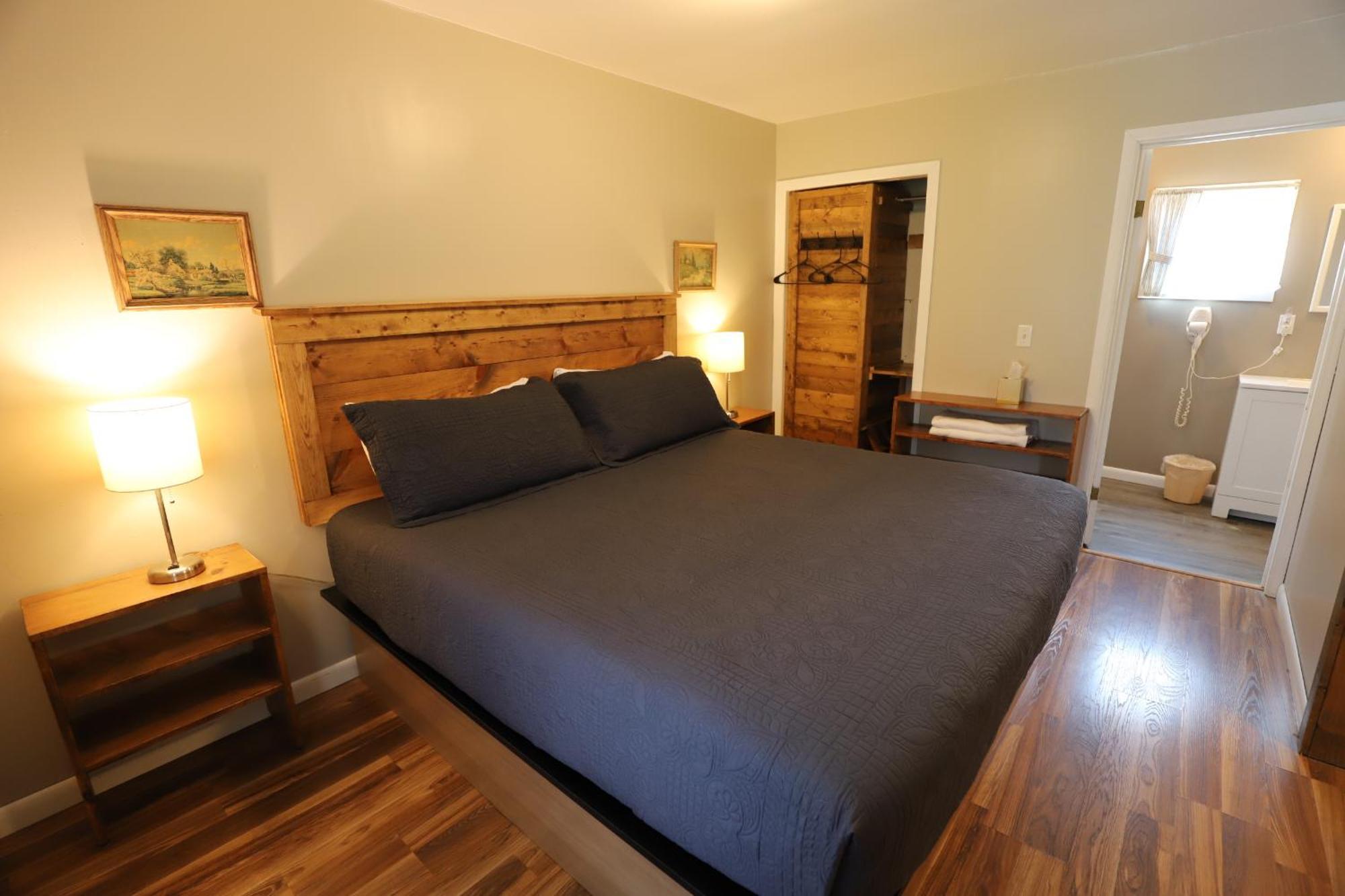 Economy Cabin 1 king