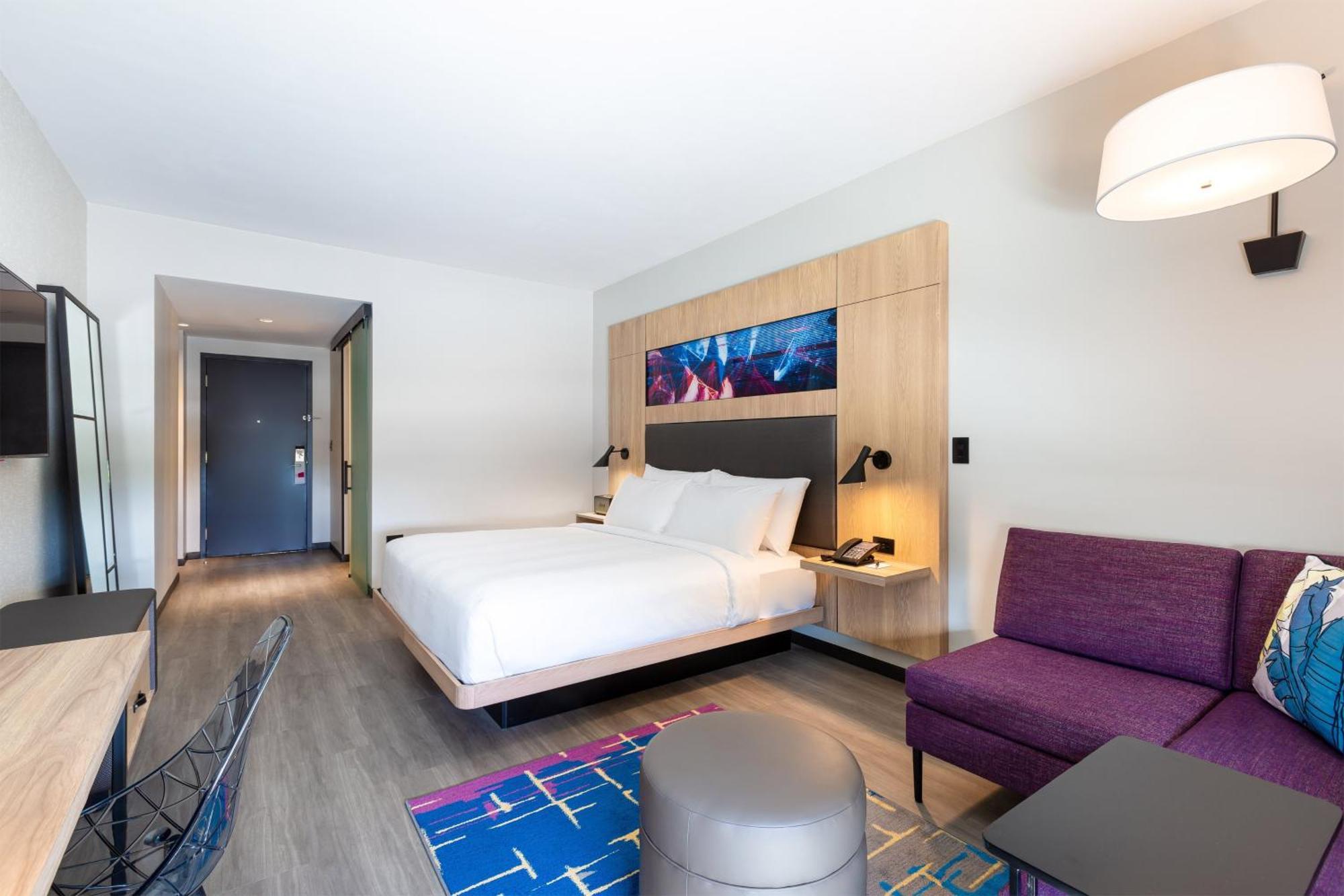 ALOFT Guest room 1 King