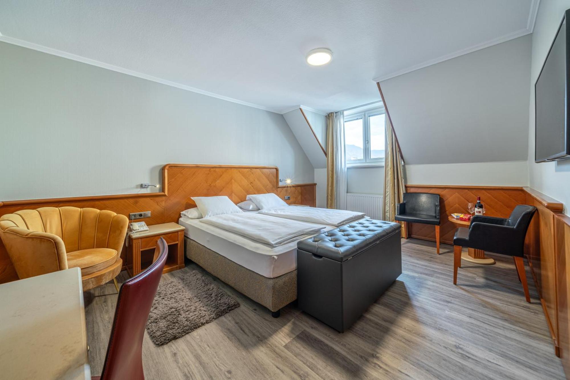 Superior Twin Room AC