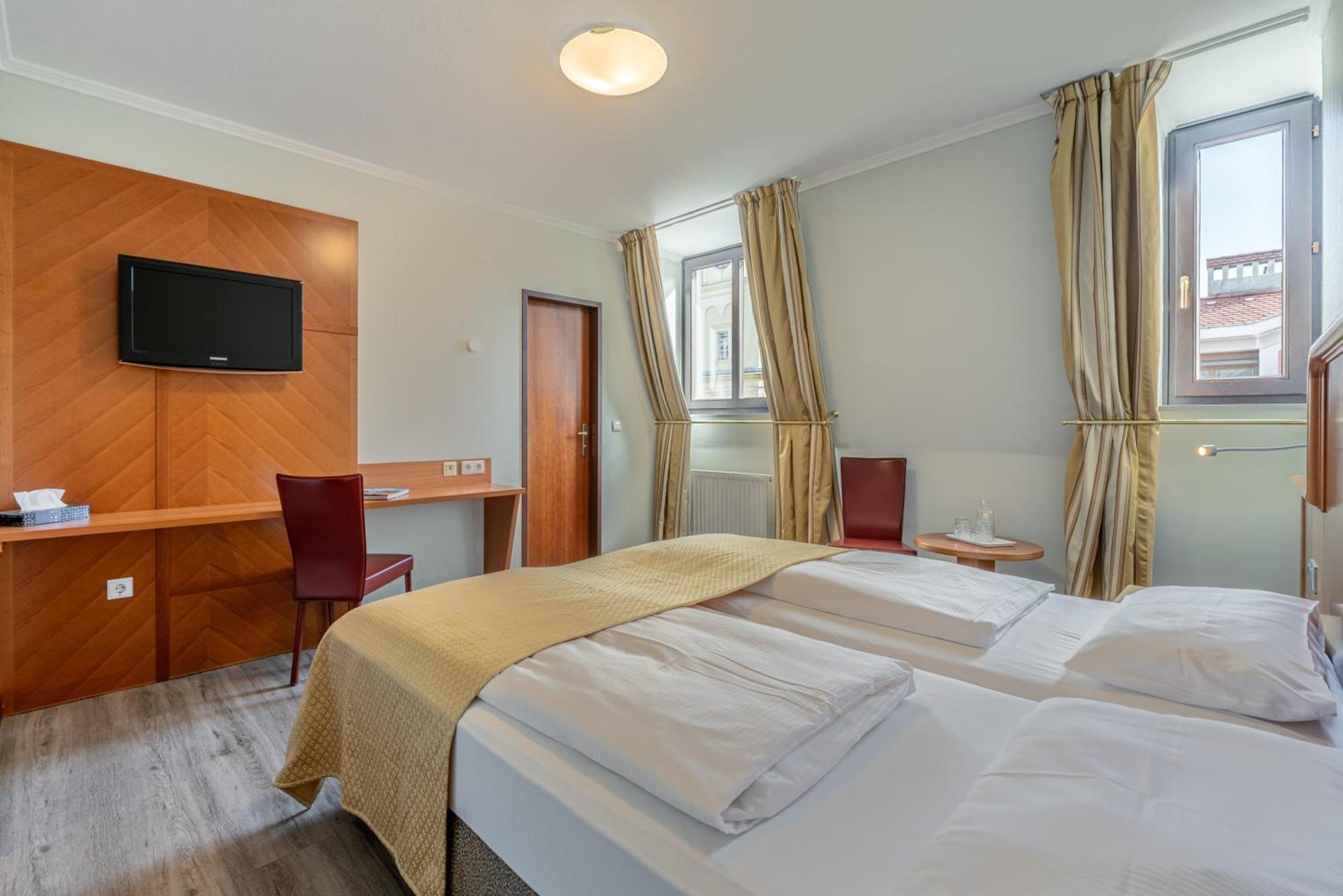 Superior Twin Room AC