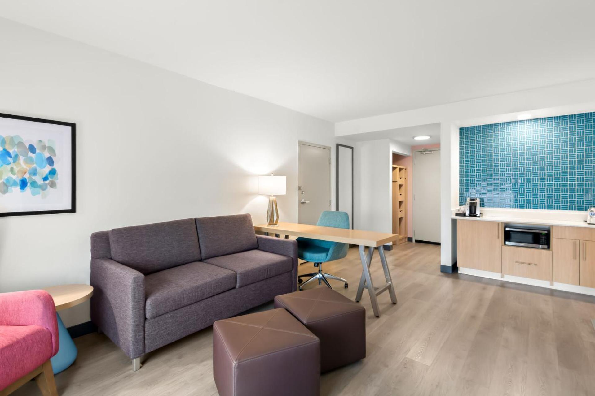 Executive King Suite Sofabed