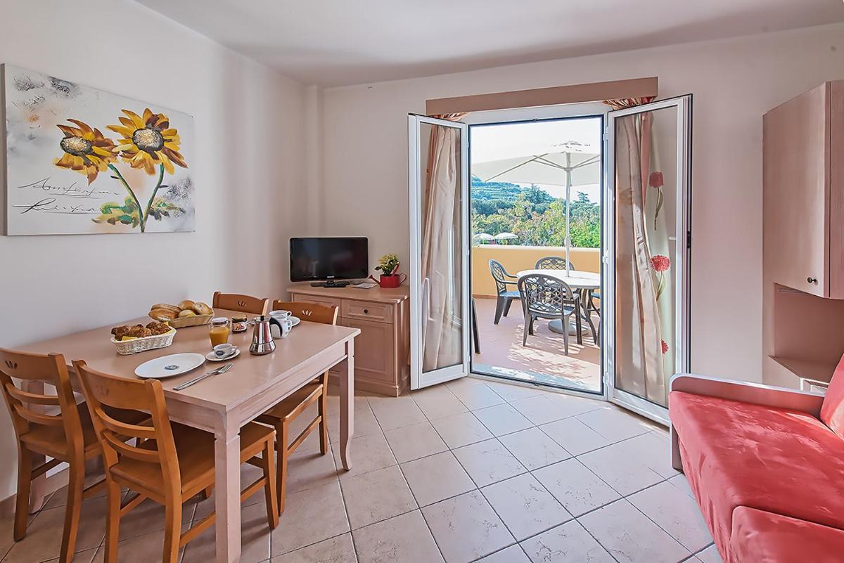 One-Bedroom Apartment Terrace