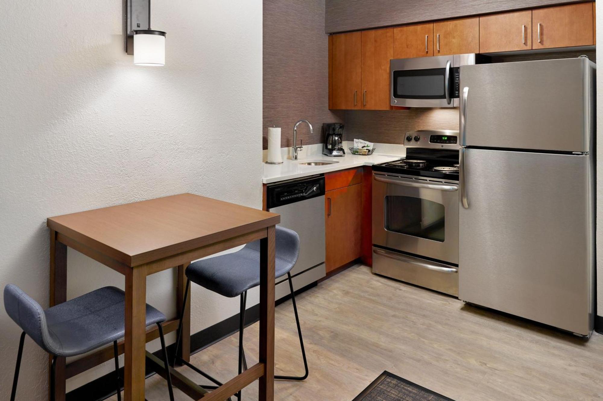 Queen Studio