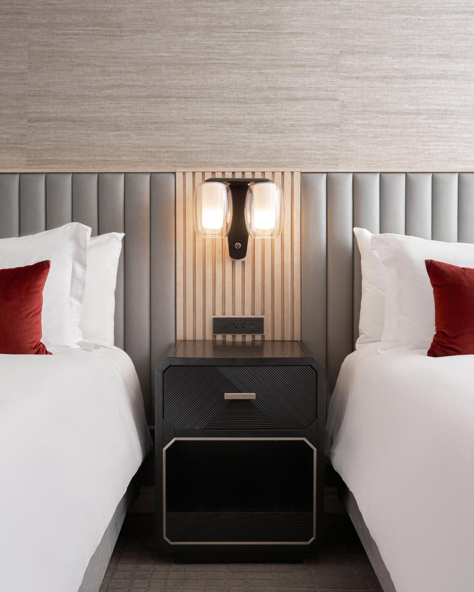2 Queen Room Valley View