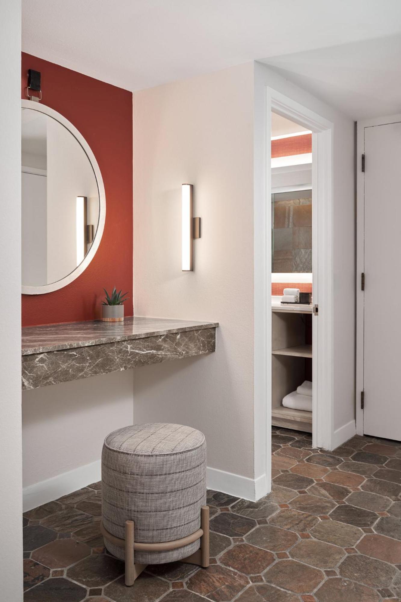King Studio Roll Shower