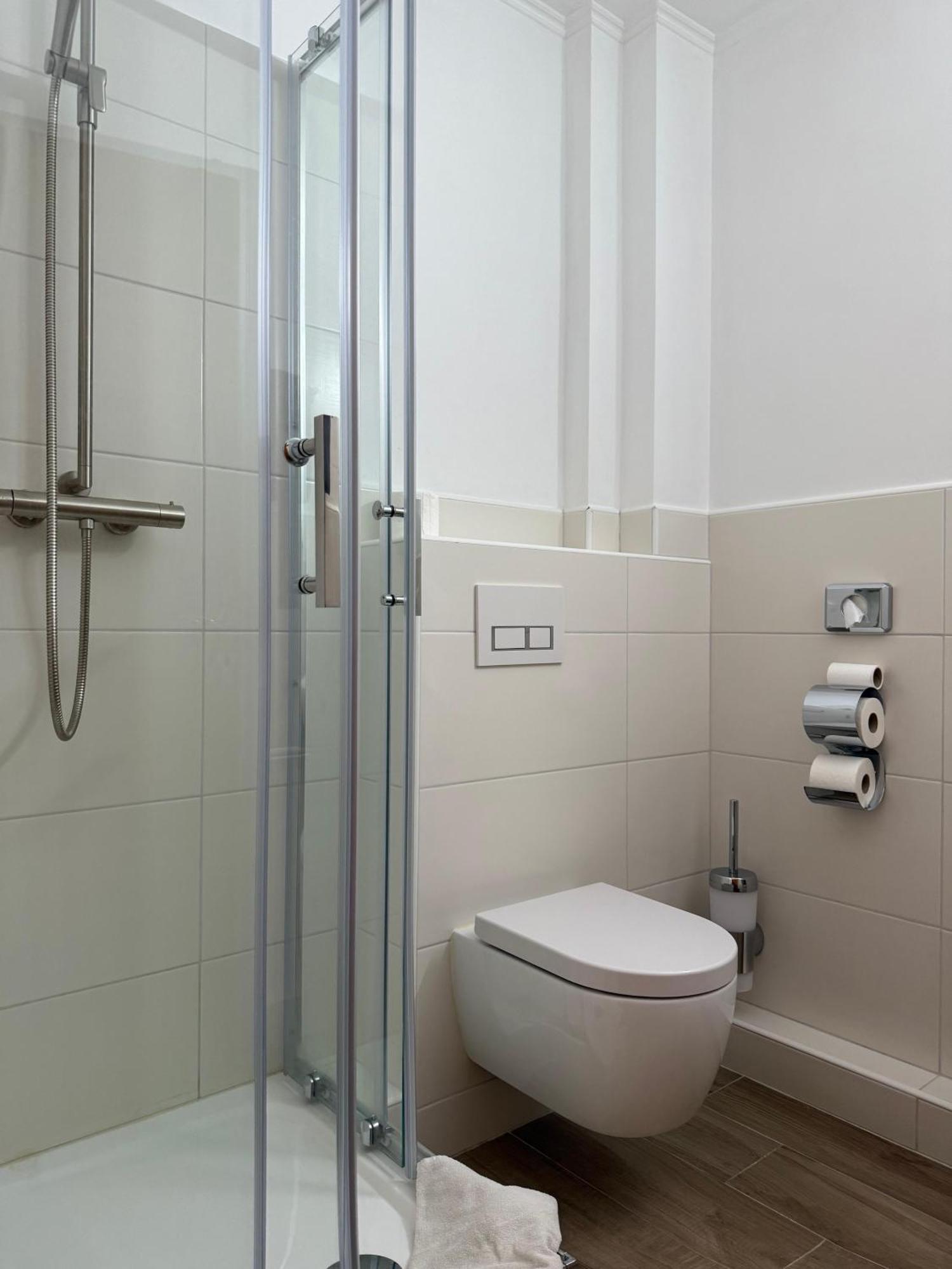 Double Room Private Bathroom