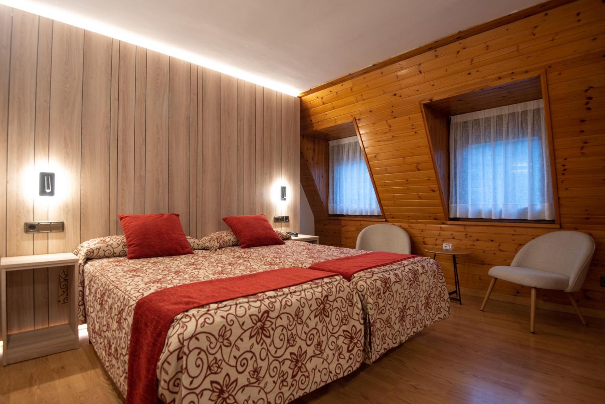 Double or Twin Room Attic