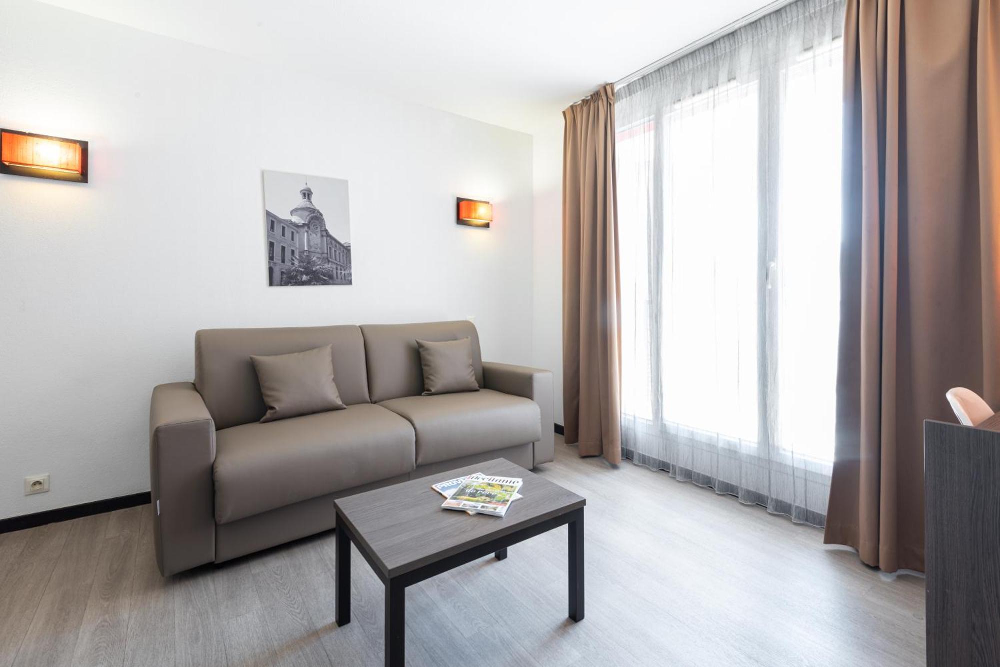 One-Bedroom Apartment Twin,1629893399:JPEG
