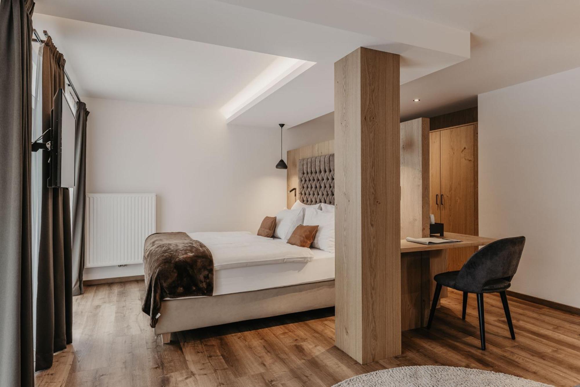 Double Room Mountain View