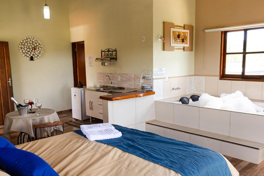 Deluxe Suite Spa Bath