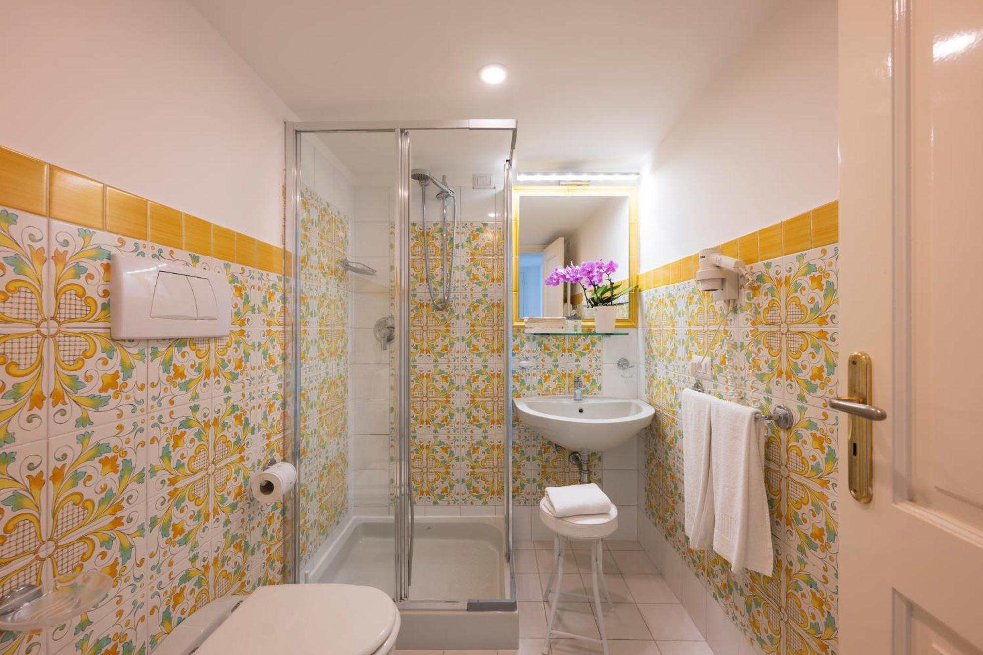 Deluxe Double or Twin Room Sea View