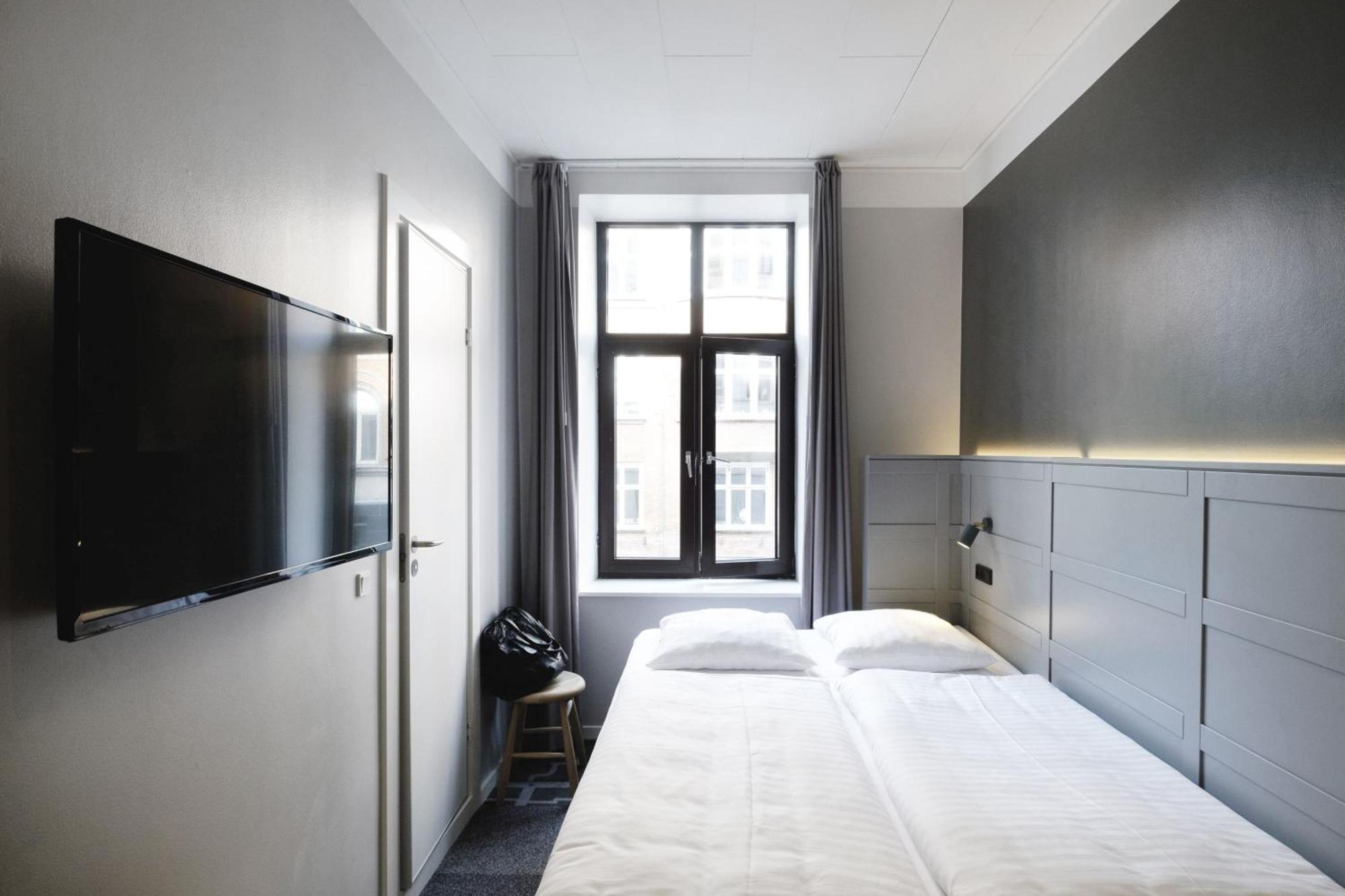 Efficient Double Room with Double Bed