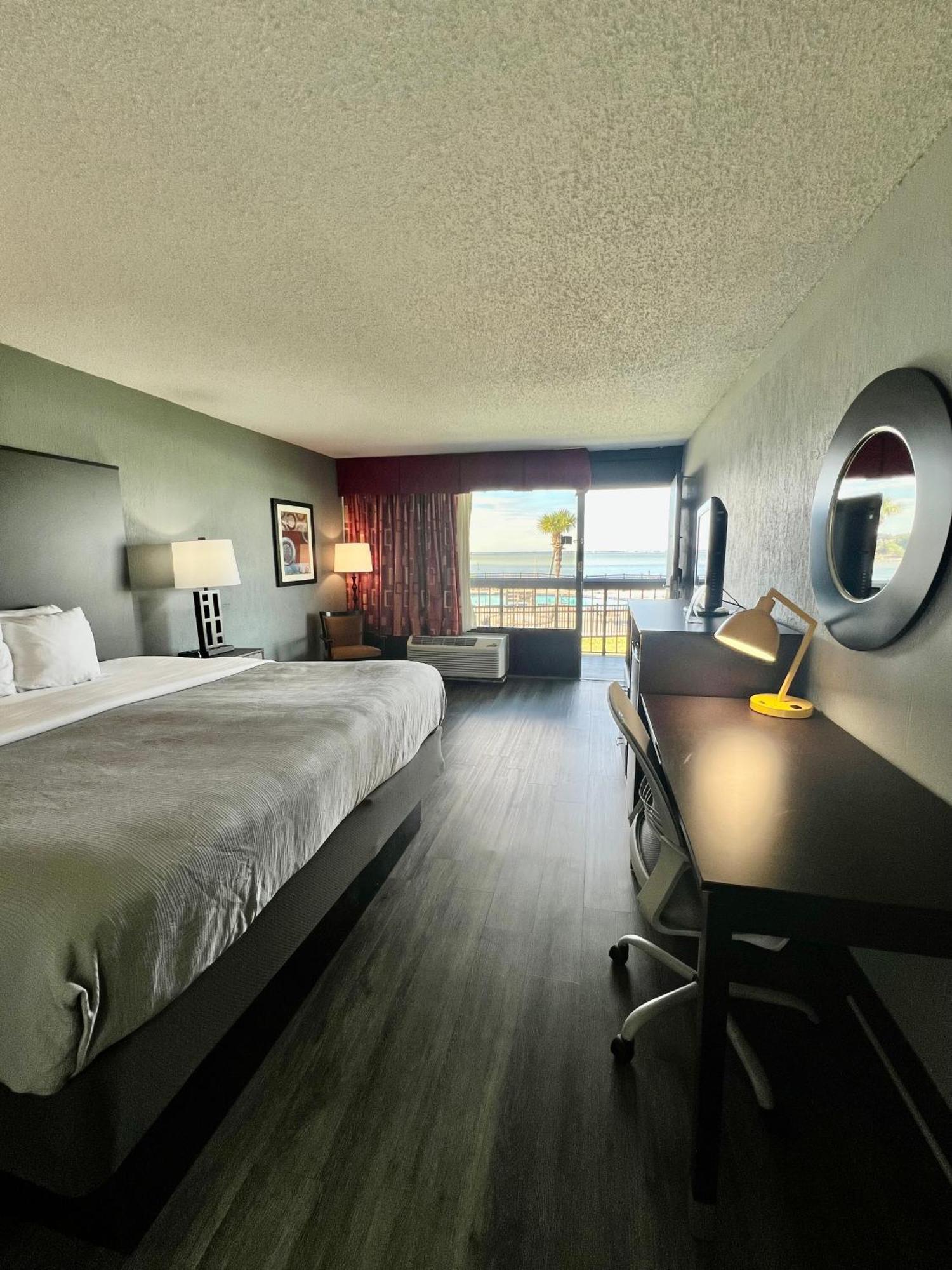 King Room View Non-Smoking