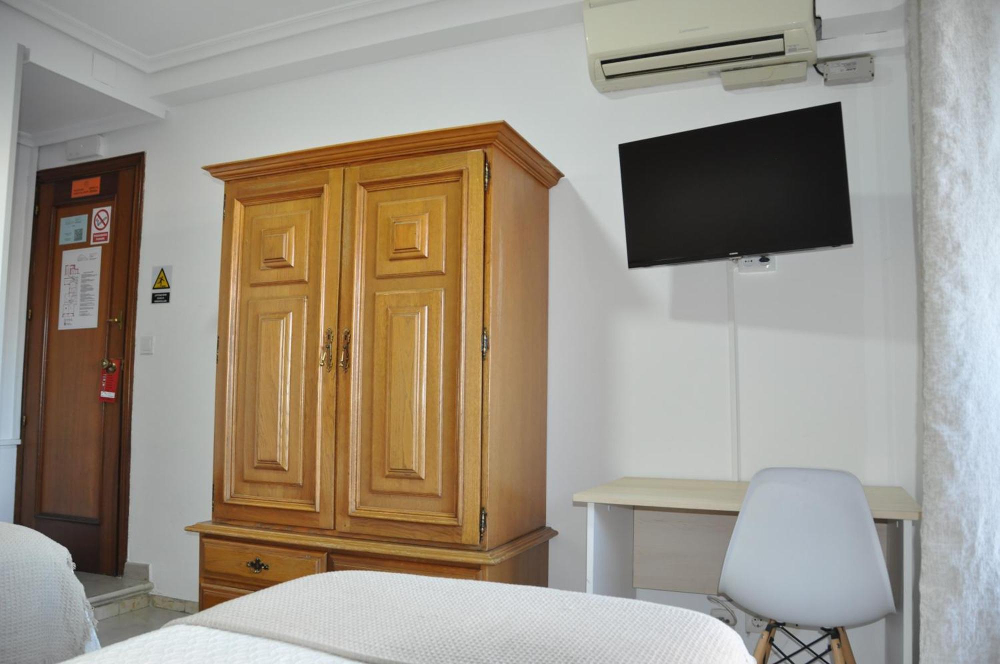 Twin Room Shared Toilet