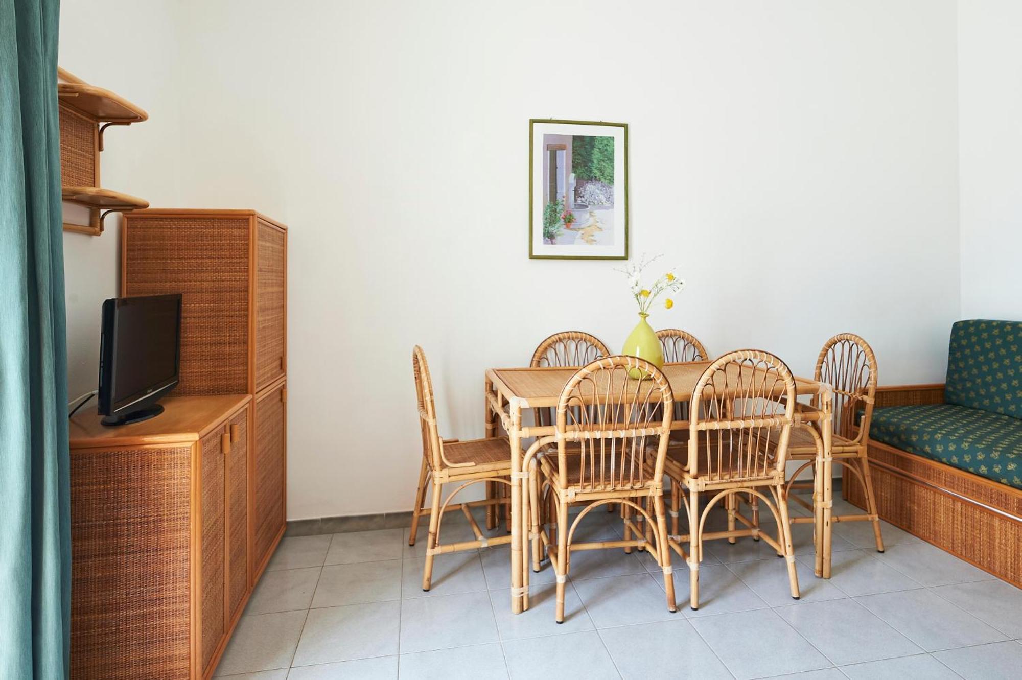 Sextuple Apartment First Floor