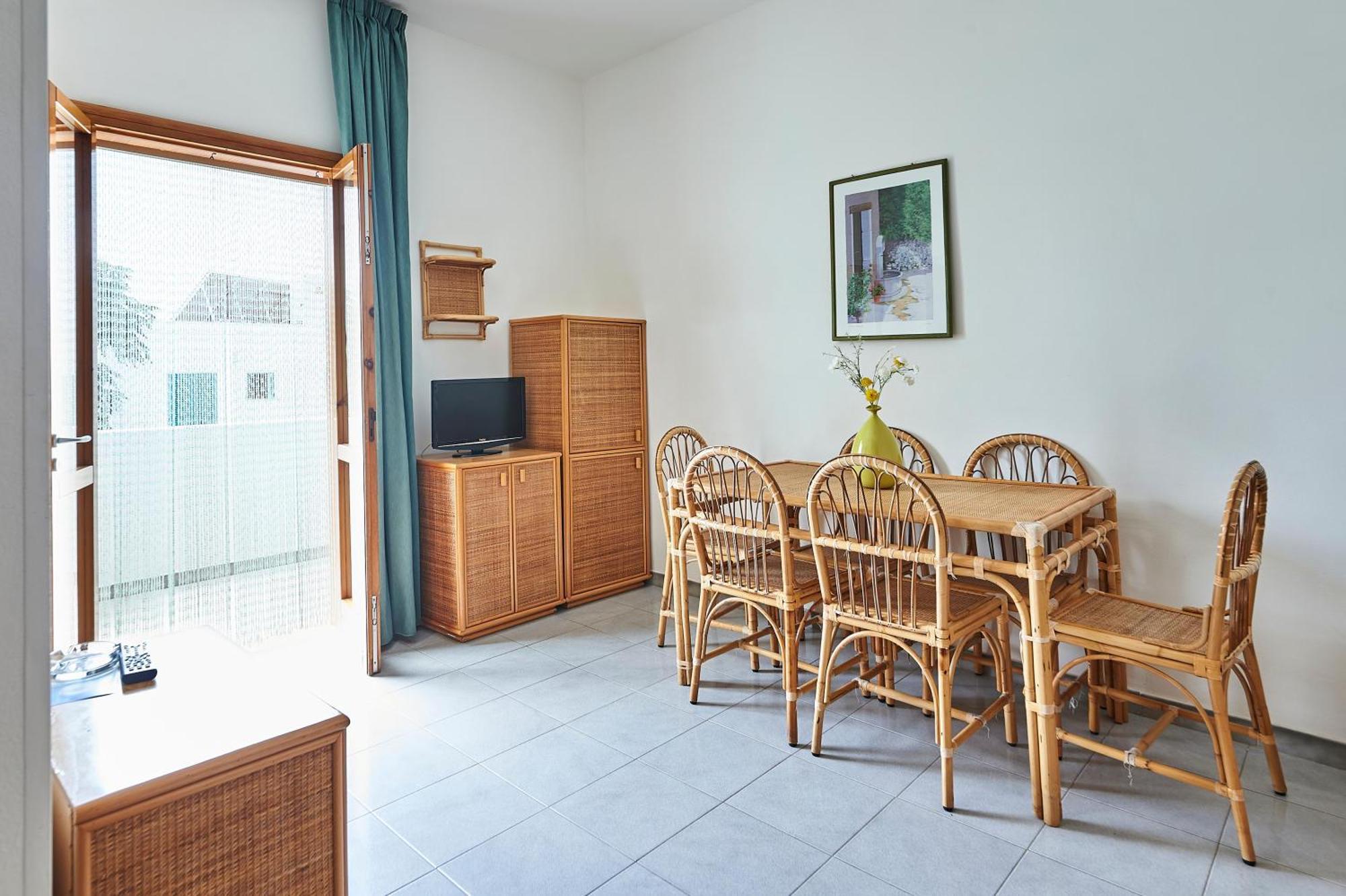 Sextuple Apartment First Floor
