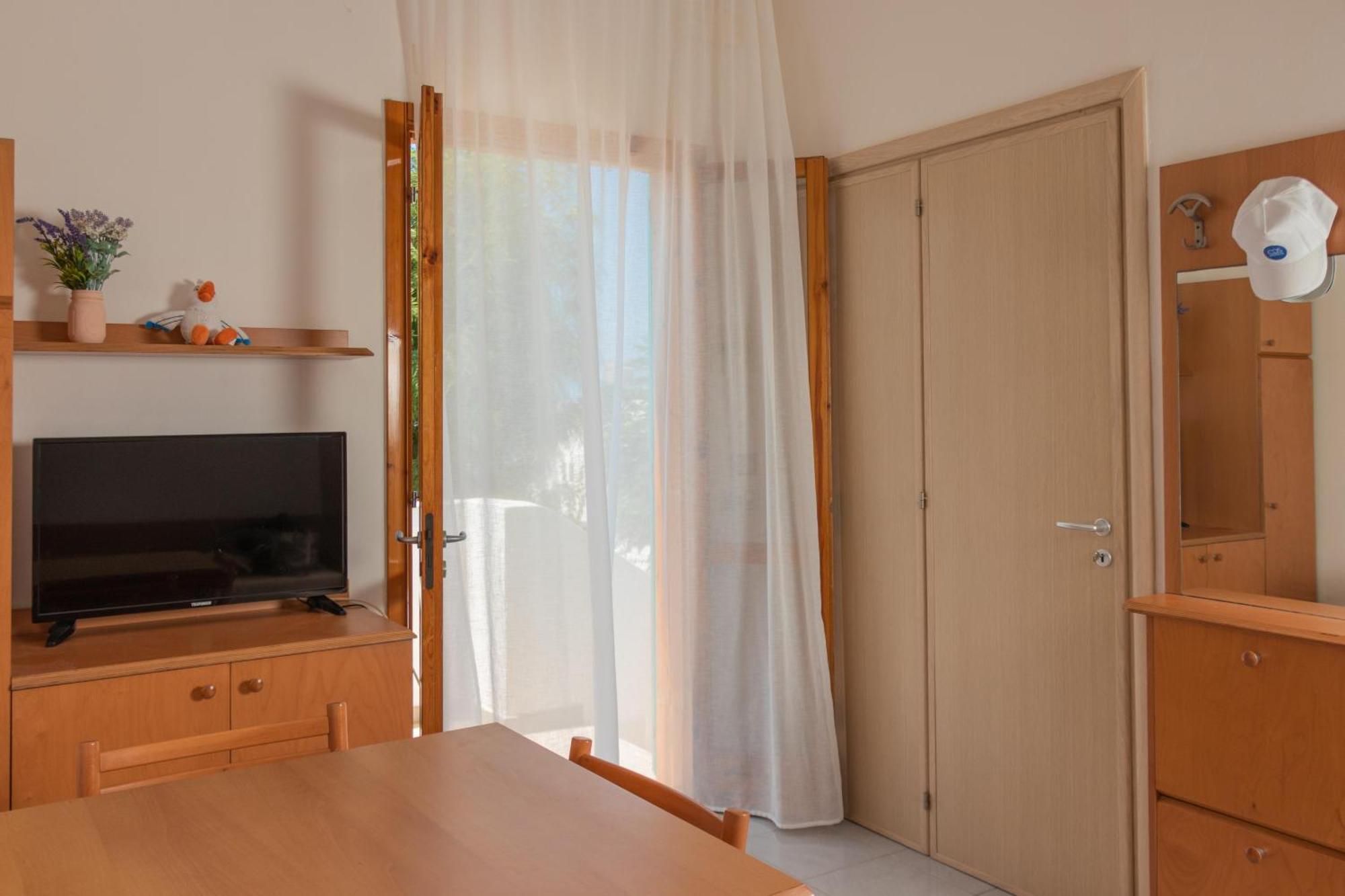Sextuple Apartment First Floor